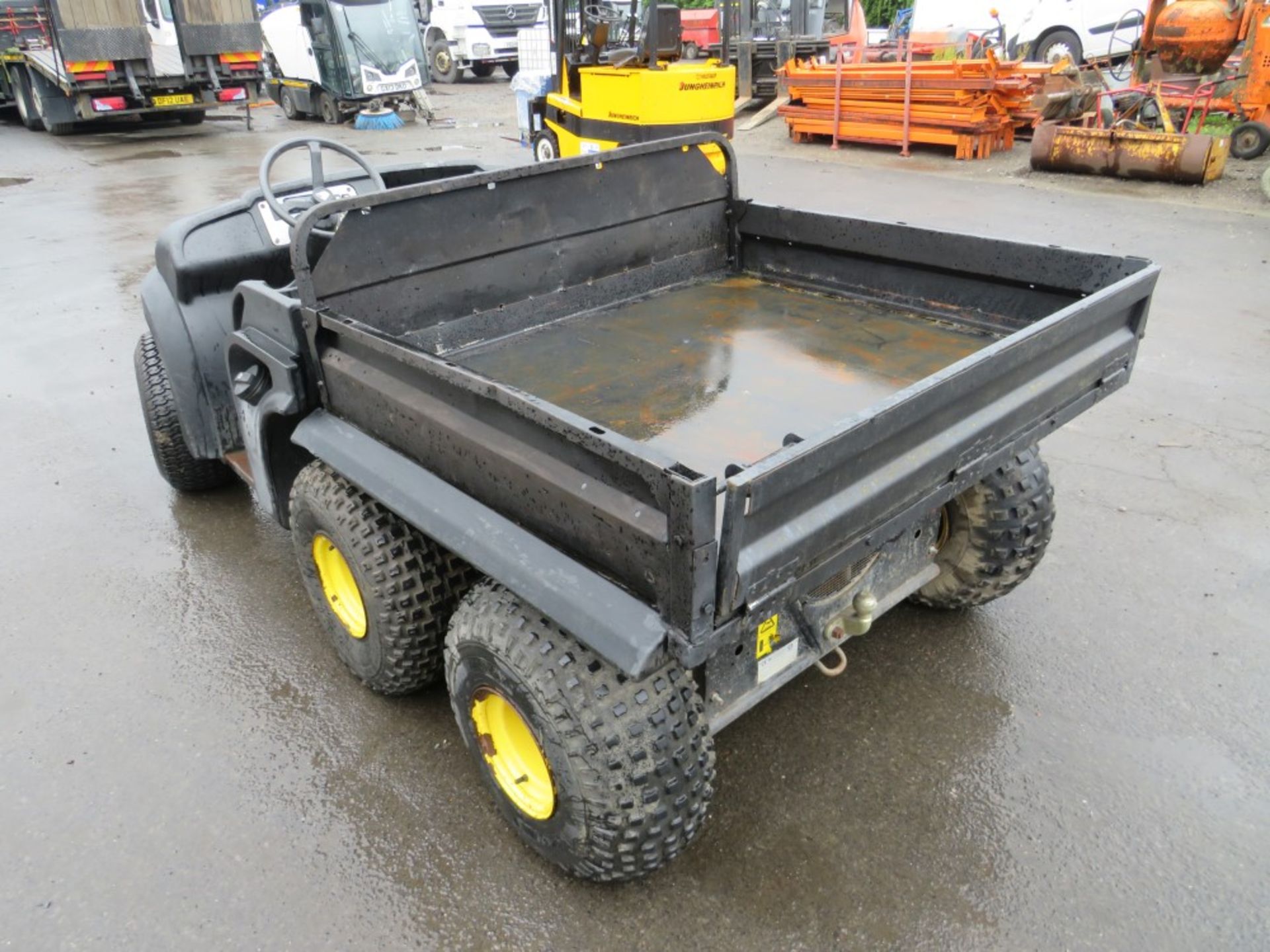 JCB 6 WHEEL DOUBLE DRIVE WITH DIF LOCK GAITOR / TIPPER, 582 HOURS [+ VAT] - Image 4 of 6