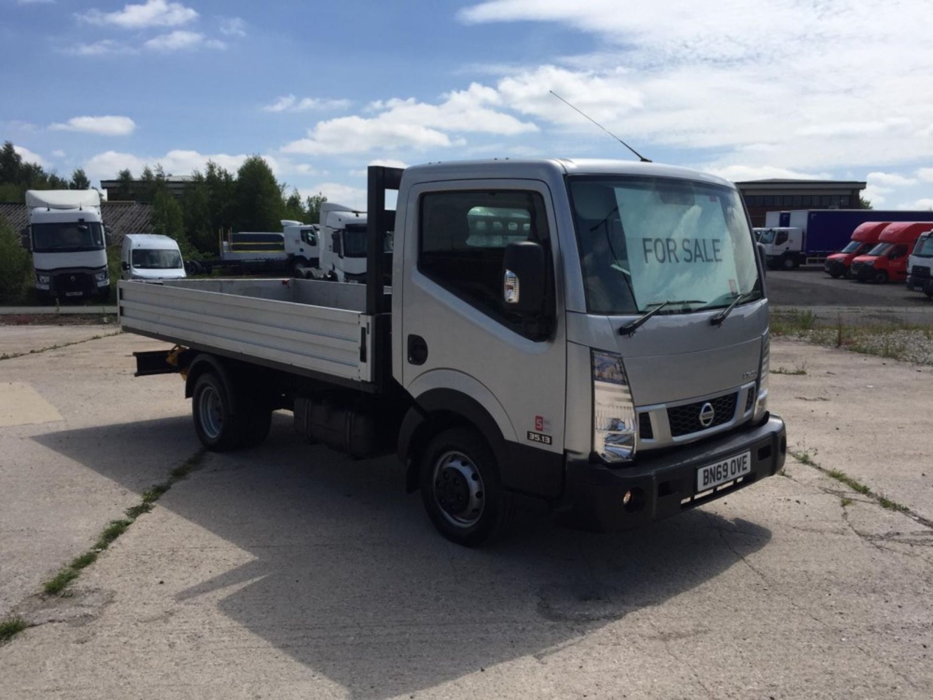 69 reg NISSAN NT400 CABSTAR 35.13 MWB DCI DROPSIDE, 1ST REG 09/19, 7658M WARRANTED, V5 HERE, 1 OWNER - Image 3 of 10