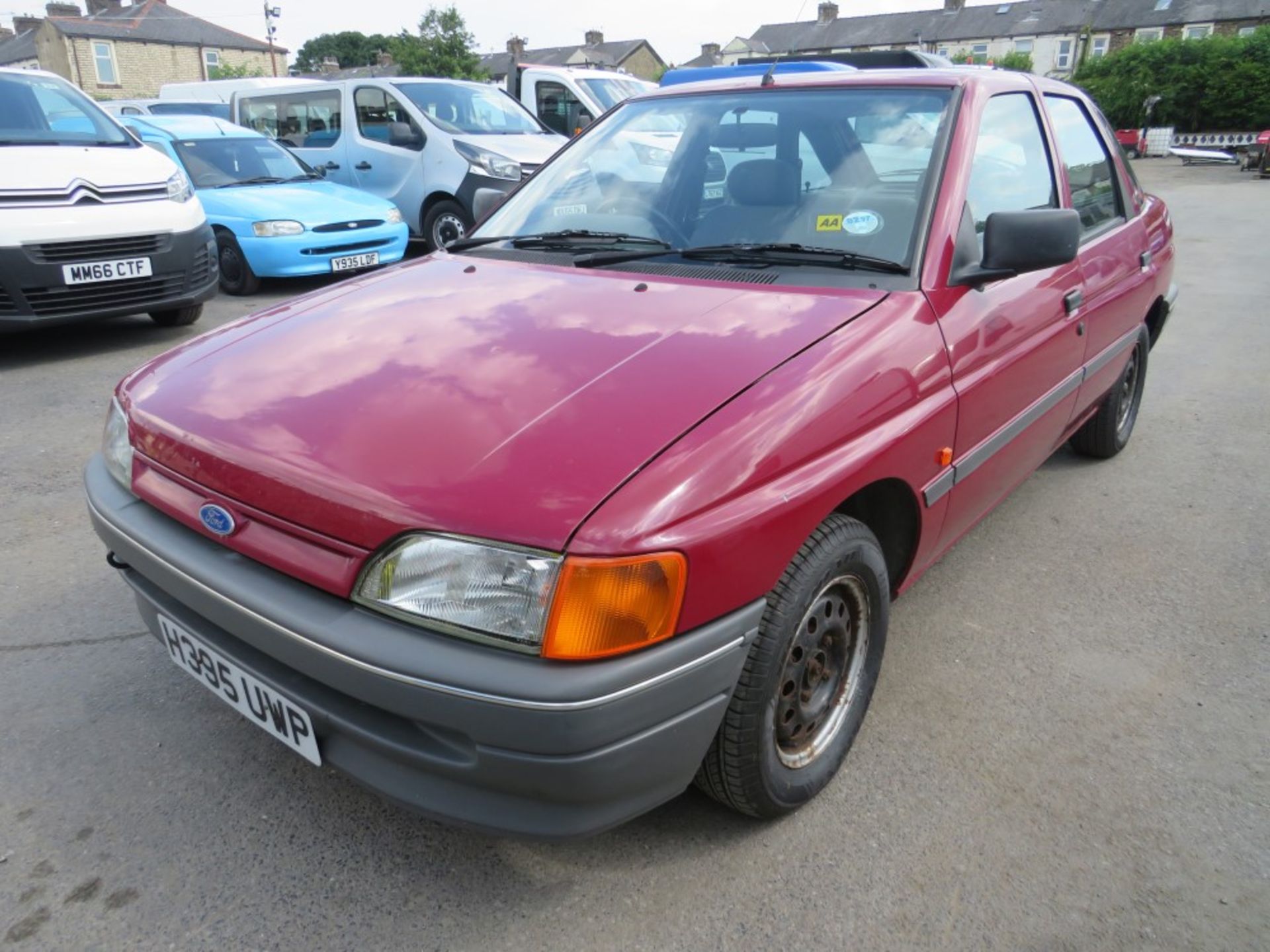 H reg FORD ESCORT 1.4 PETROL, 1ST REG 03/91, TEST 09/21, 41019M WARRANTED, V5 HERE, 4 FORMER KEEPERS - Image 2 of 6