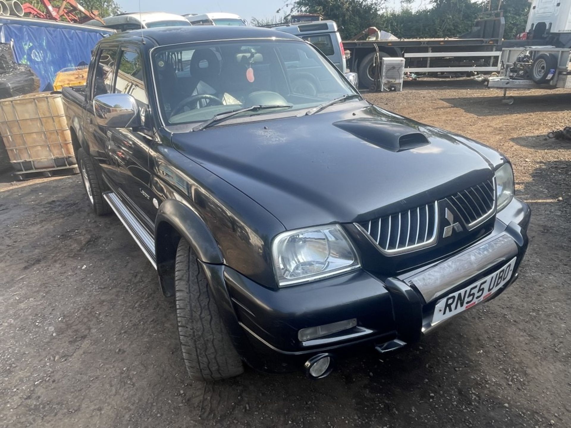 55 reg MITSUBISIH L200 ANIMAL 2.5 TD (LOCATION BLACKBURN) RUNS & DRIVES, FULL LEATHER, MANUAL - Image 2 of 6