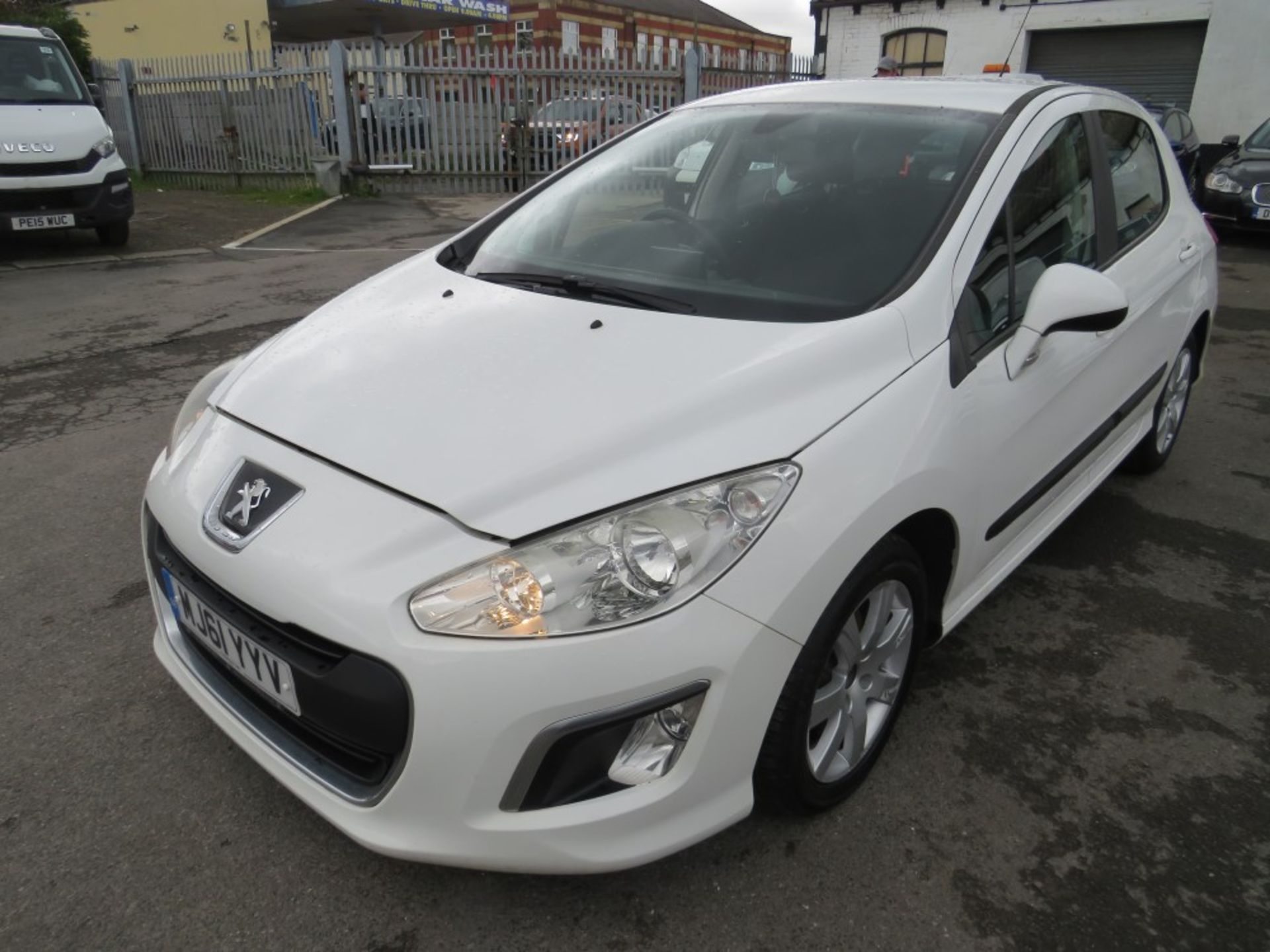 61 reg PEUGEOT 308 HDI, 1ST REG 12/11, 100264M, V5 HERE, 2 FORMER KEEPERS [NO VAT] - Image 2 of 6