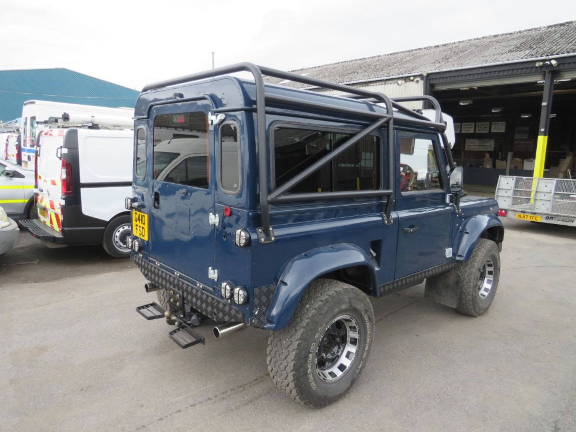 G reg LAND ROVER 90 4C SW DT DIESEL 4 X 4, NEW GLAV CHASSIS, 300 TDI ENGINE, 200 GEARBOX, NEW DOORS - Image 4 of 6