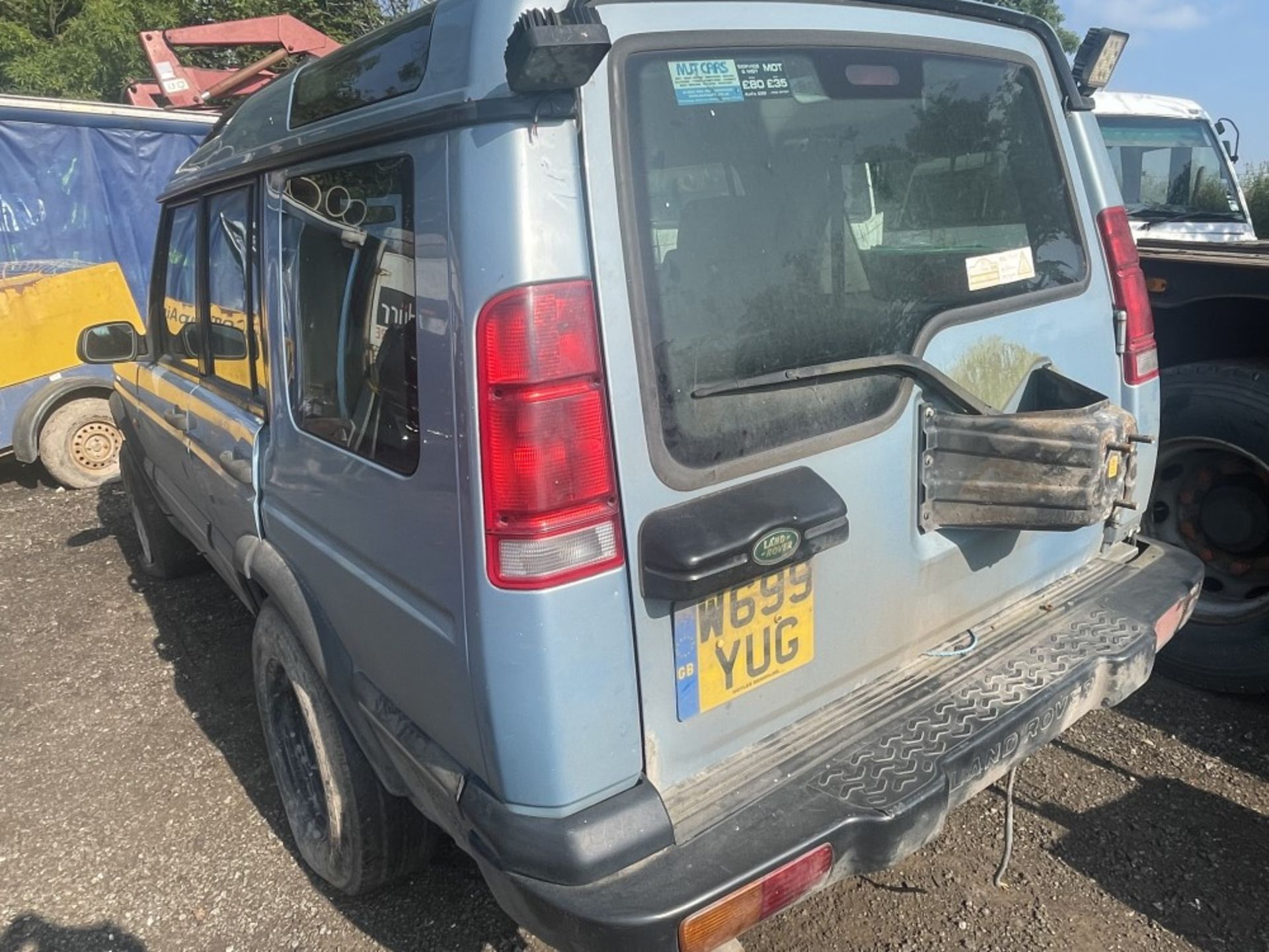 W reg LAND ROVER DISCOVERY (LOCATION BLACKBURN) NO KEYS SO UKNOWN IF RUNS OR NOT, NO V5 (RING FOR - Image 4 of 5