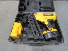 2ND FIX GAS POWERED FINISH NAIL GUN (DIRECT HIRE CO) [+ VAT]