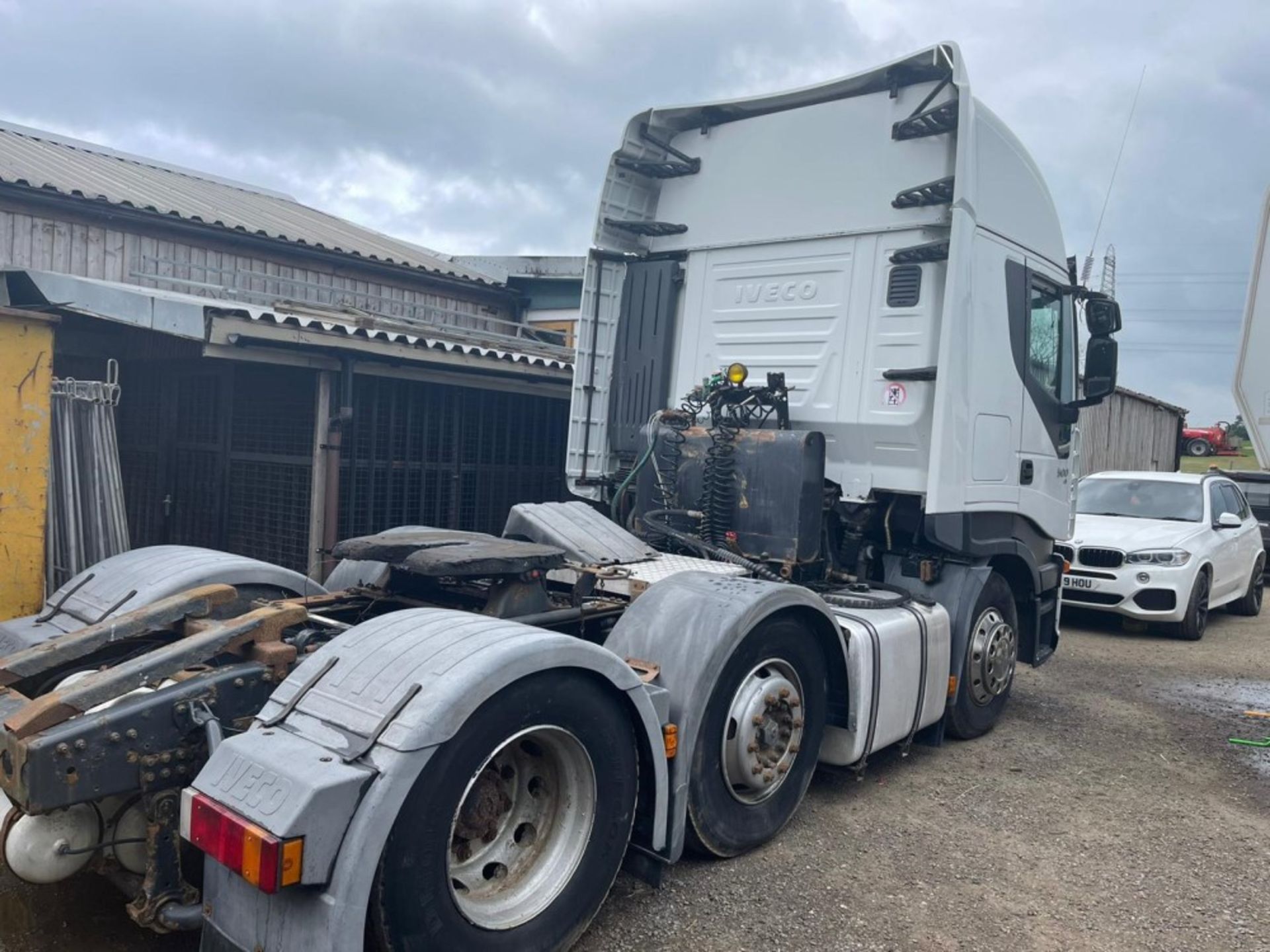 10 reg IVECO STRALIS (LOCATION BLACKBURN) START & DRIVES, NO V5 (RING FOR [+ VAT] - Image 3 of 4