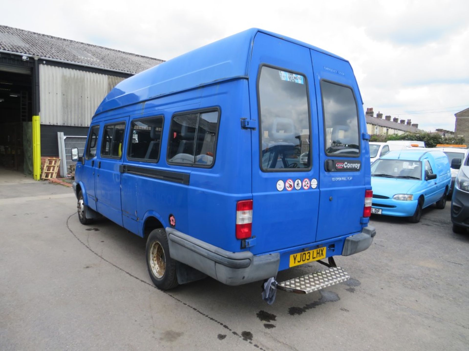 03 reg LDV 400 CONVOY TD LWB MINIBUS (DIRECT COUNCIL) 1ST REG 03/03, 47829M, V5 HERE, 1 OWNER FROM - Image 3 of 7