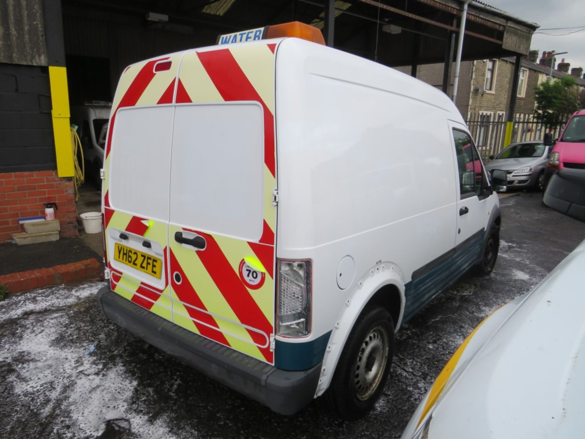 62 reg FORD TRANSIT CONNECT 90 T230 (RUNS & DRIVES BUT SUSPECTED HEAD GASKET ISSUES) (DIRECT UNITED - Image 4 of 7