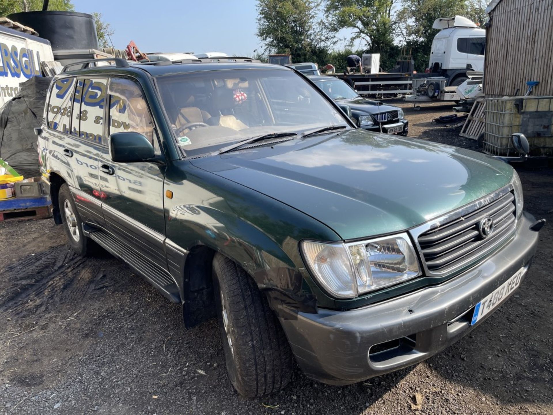 T reg TOYOTA LANDCRUISER VX LIMITED (LOCATION BLACKBURN) RUNS & DRIVES, FULL CREAM LEATHER, - Image 2 of 5