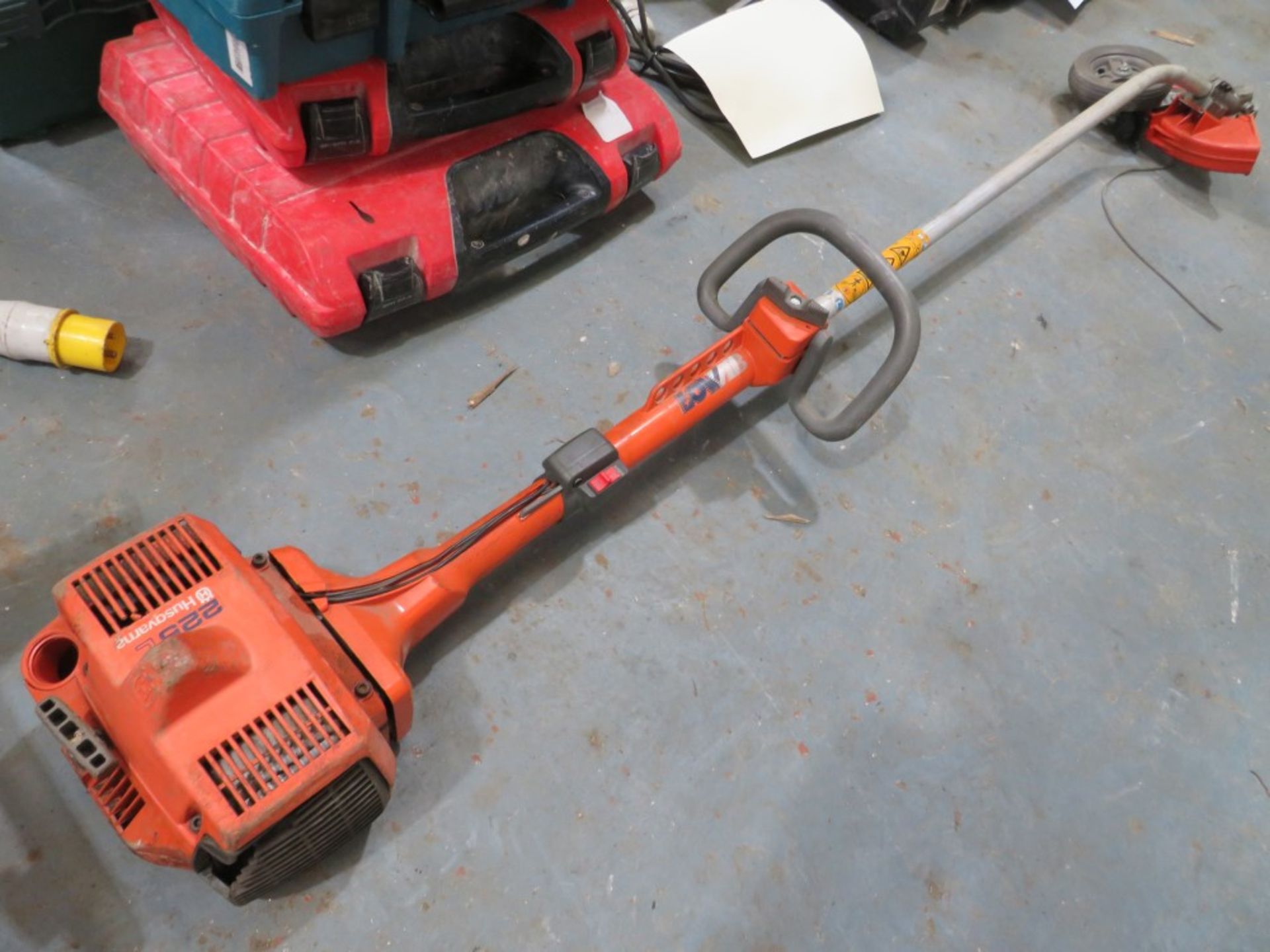 HUSQVARNA EDGE TRIMMER [NO VAT]