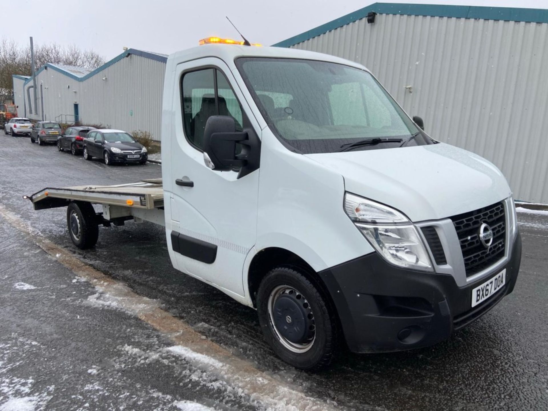 67 reg NISSAN NV400 RECOVERY TRUCK (LOCATION NELSON) 1ST REG 02/18, TEST 04/22, 84000M, V5 TO FOLLOW - Image 4 of 11