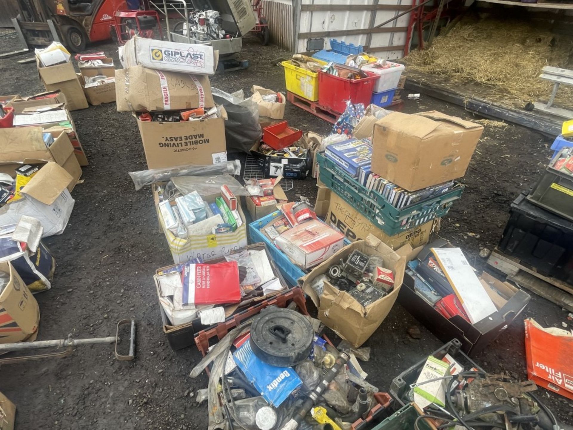 4 PALLETS OF NEW//OLD STOCK CAR PARTS - FORD NISSAN ETC 1960's ERA TO LATE 90's (LOCATION BLACKBURN) - Image 6 of 11