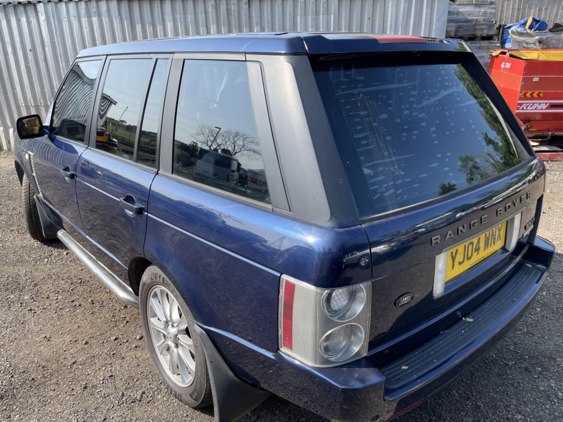 04 reg RANGE ROVER TD (LOCATION BLACKBURN) RUNS & DRIVES BUT SMOKING, NO V5 (RING FOR COLLECTION - Image 4 of 5