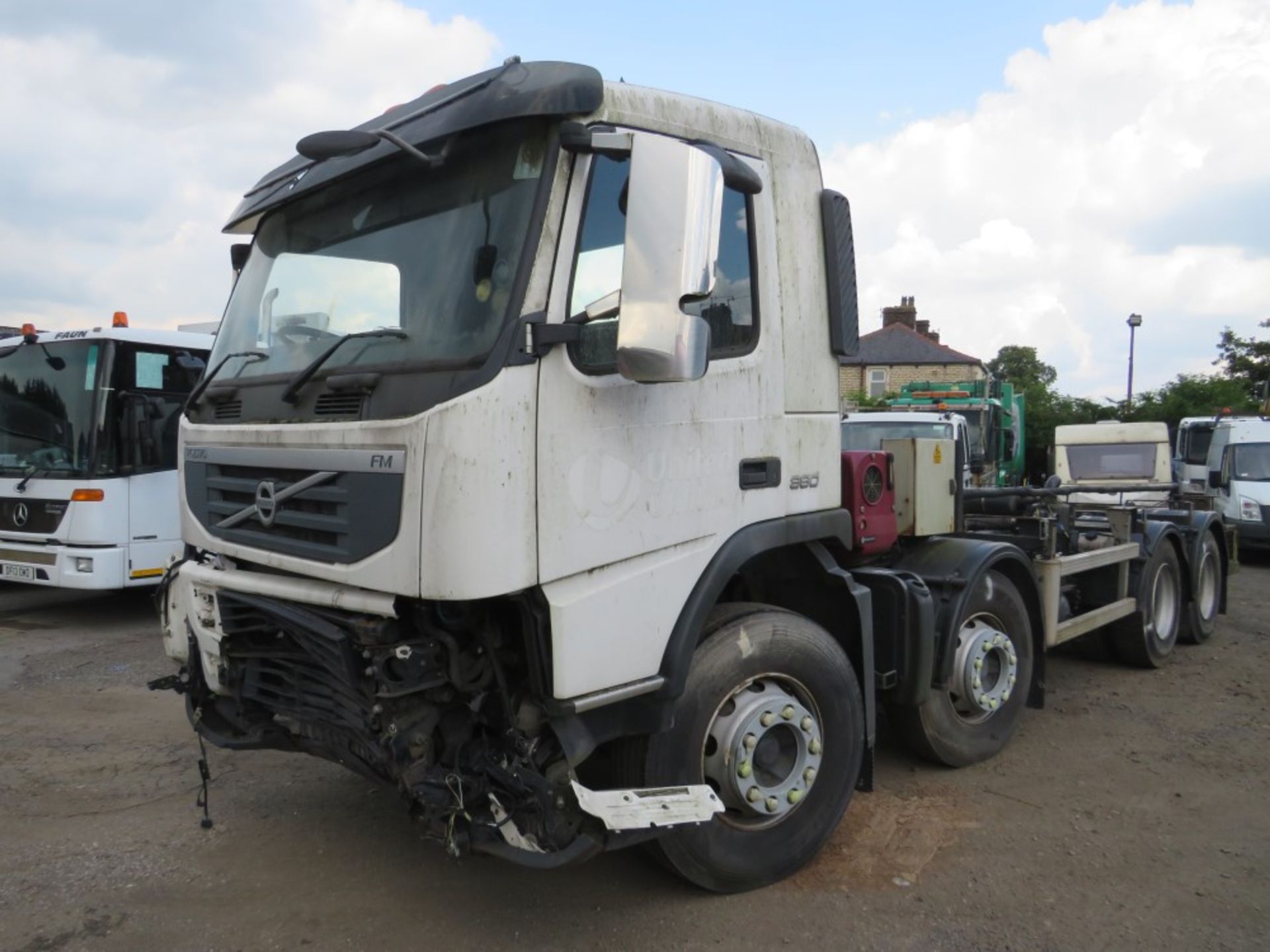 11 reg VOLVO FM380 CHASSIS CAB - ACC DAMAGED, RUNS & DRIVES FOR LOADING (DIRECT UNITED UT [+ VAT] - Image 2 of 5