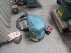 240V RANDOM PALM SANDER (DIRECT HIRE CO) [+ VAT]