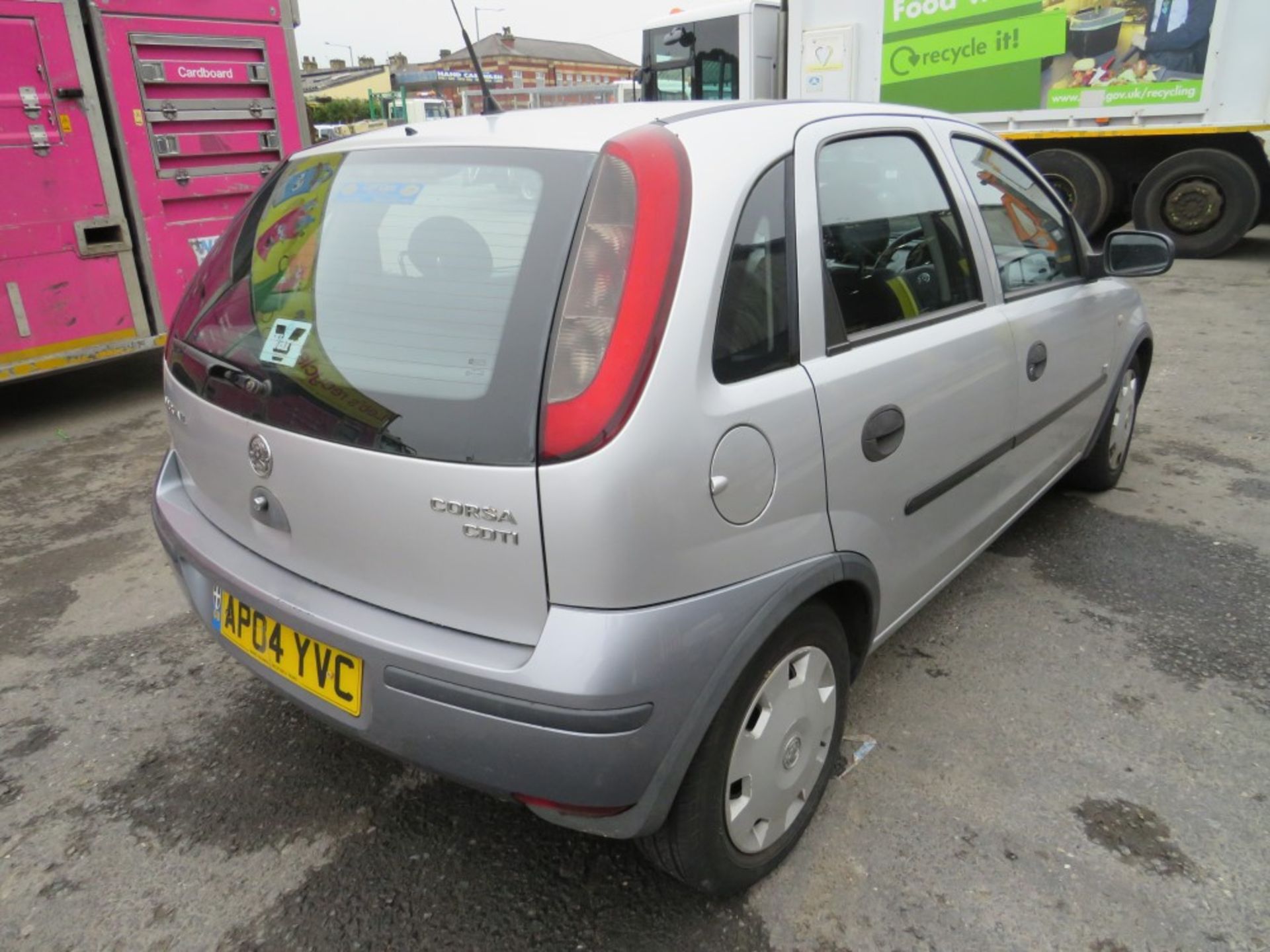 04 reg VAUXHALL CORSA LIFE CDTI (NON RUNNER) (ON VCAR CAT S) 1ST REG 07/04, TEST 03/22, 81761M, V5 - Image 4 of 6