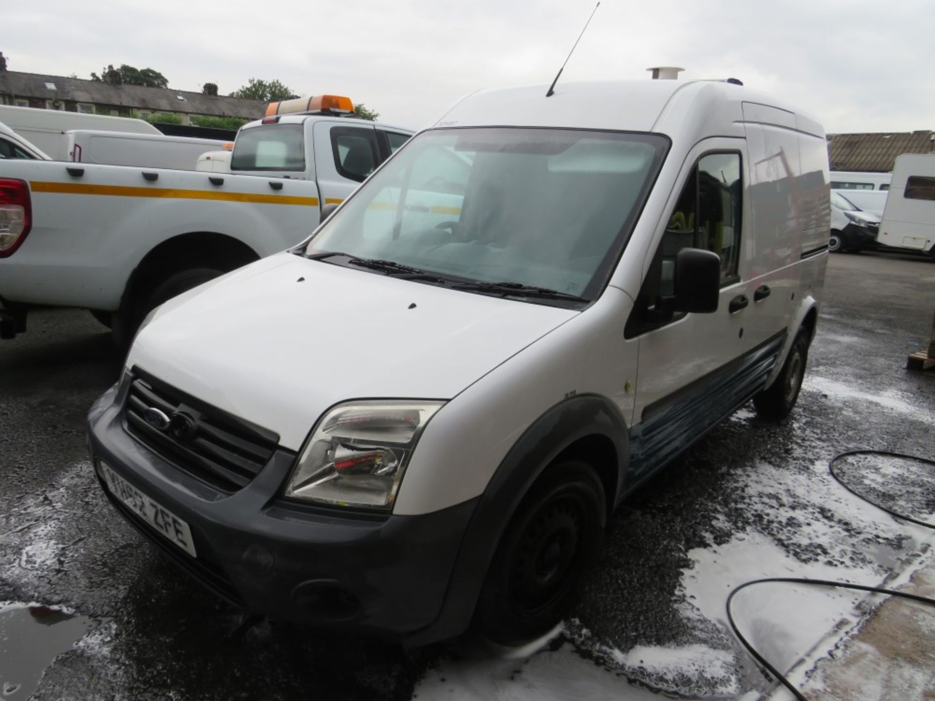 62 reg FORD TRANSIT CONNECT 90 T230 (RUNS & DRIVES BUT SUSPECTED HEAD GASKET ISSUES) (DIRECT UNITED - Image 2 of 7