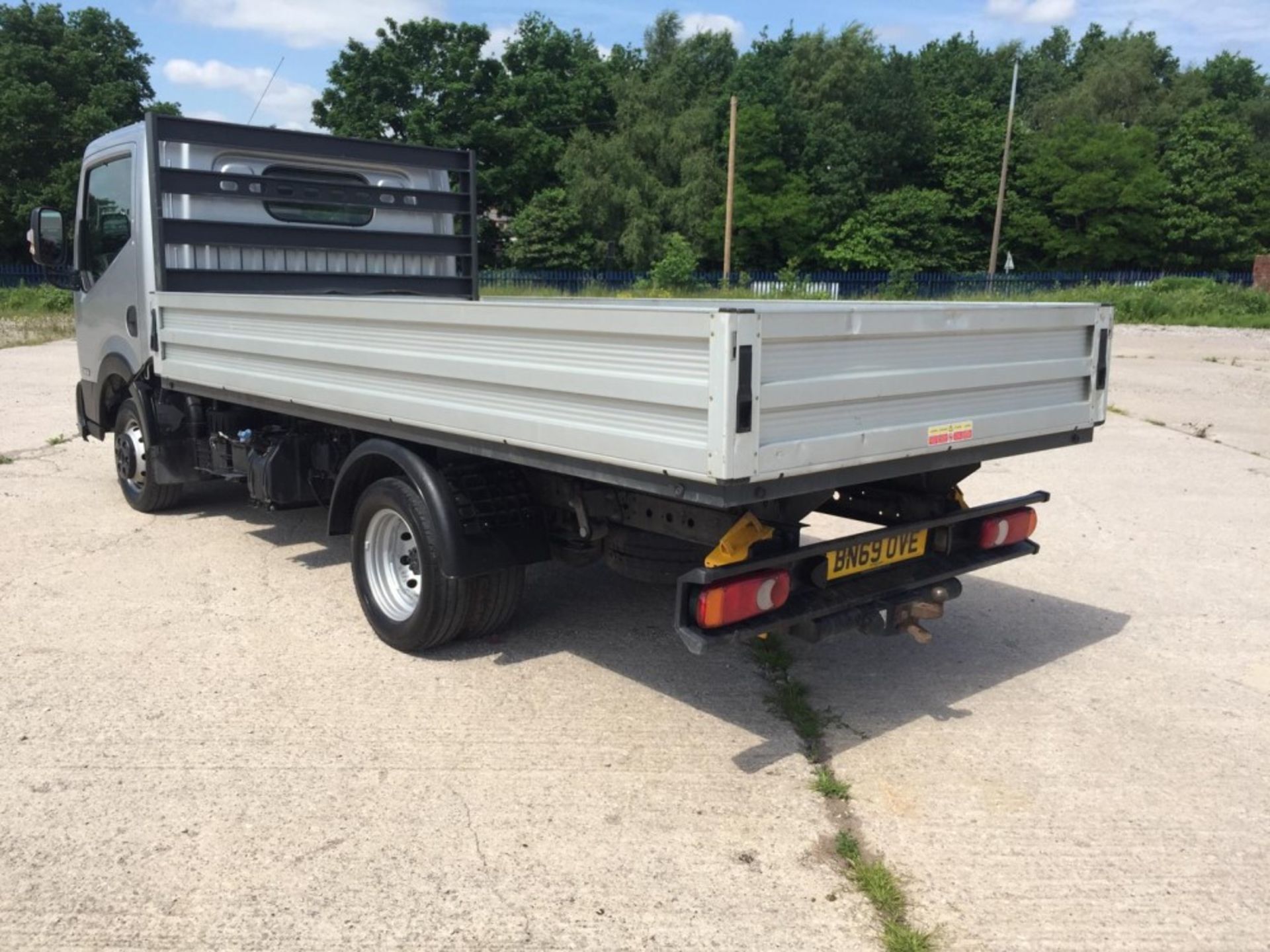 69 reg NISSAN NT400 CABSTAR 35.13 MWB DCI DROPSIDE, 1ST REG 09/19, 7658M WARRANTED, V5 HERE, 1 OWNER - Image 6 of 10