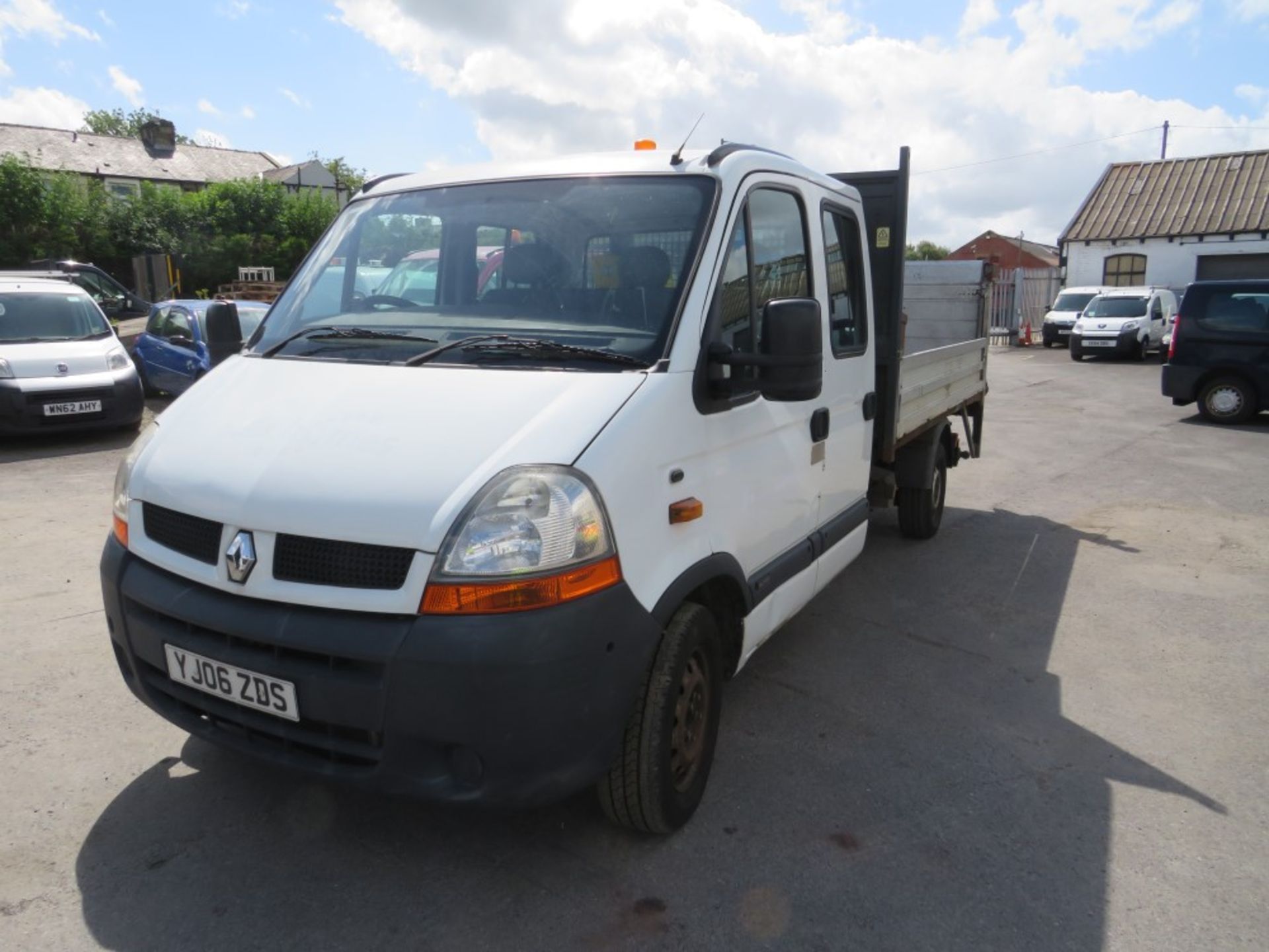 06 reg RENAULT MASTER DCLL35 DCI 100 LWB TIPPER (DIRECT COUNCIL) 1ST REG 05/06, 107532M, V5 HERE, - Image 2 of 5