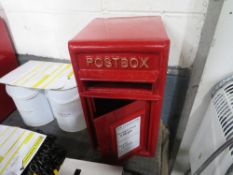 POST BOX, NO KEYS [+ VAT]