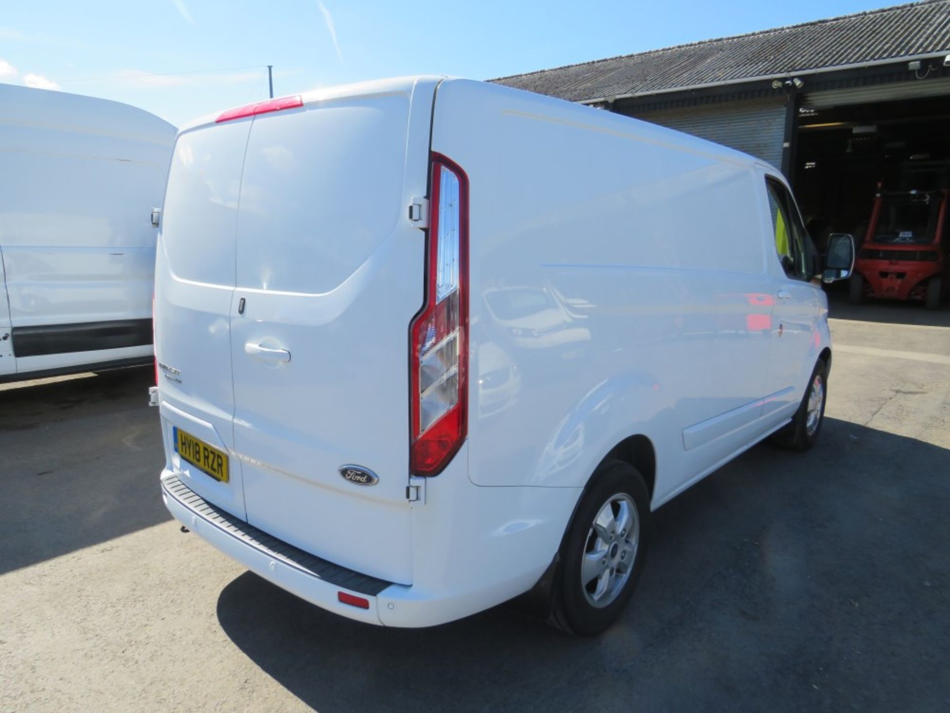 18 reg FORD TRANSIT CUSTOM LTD, 1ST REG 04/18, TEST 04/22, 54763M, V5 HERE, 1 OWNER FROM NEW [+ - Image 4 of 7