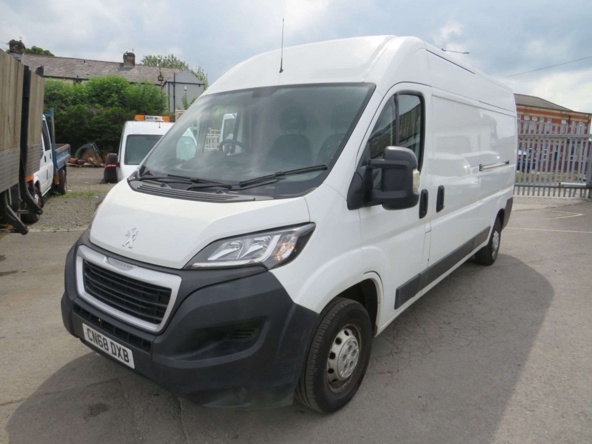 68 reg NO VAT PEUGEOT BOXER 335 PRO L3H2 BLUE HDI C/W CRUISE CONTROL, SAT NAV, AIR CON, ETC, - Image 2 of 6