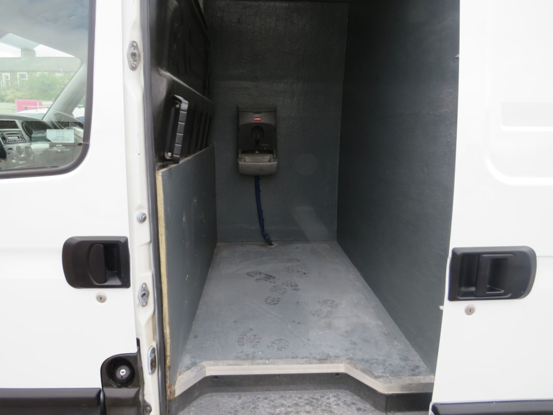 63 reg IVECO DAILY 35C13 AUTOMATIC SPECIALLY FITTED VAN, 1ST REG 10/13, TEST 10/21, 201545M - Image 6 of 8