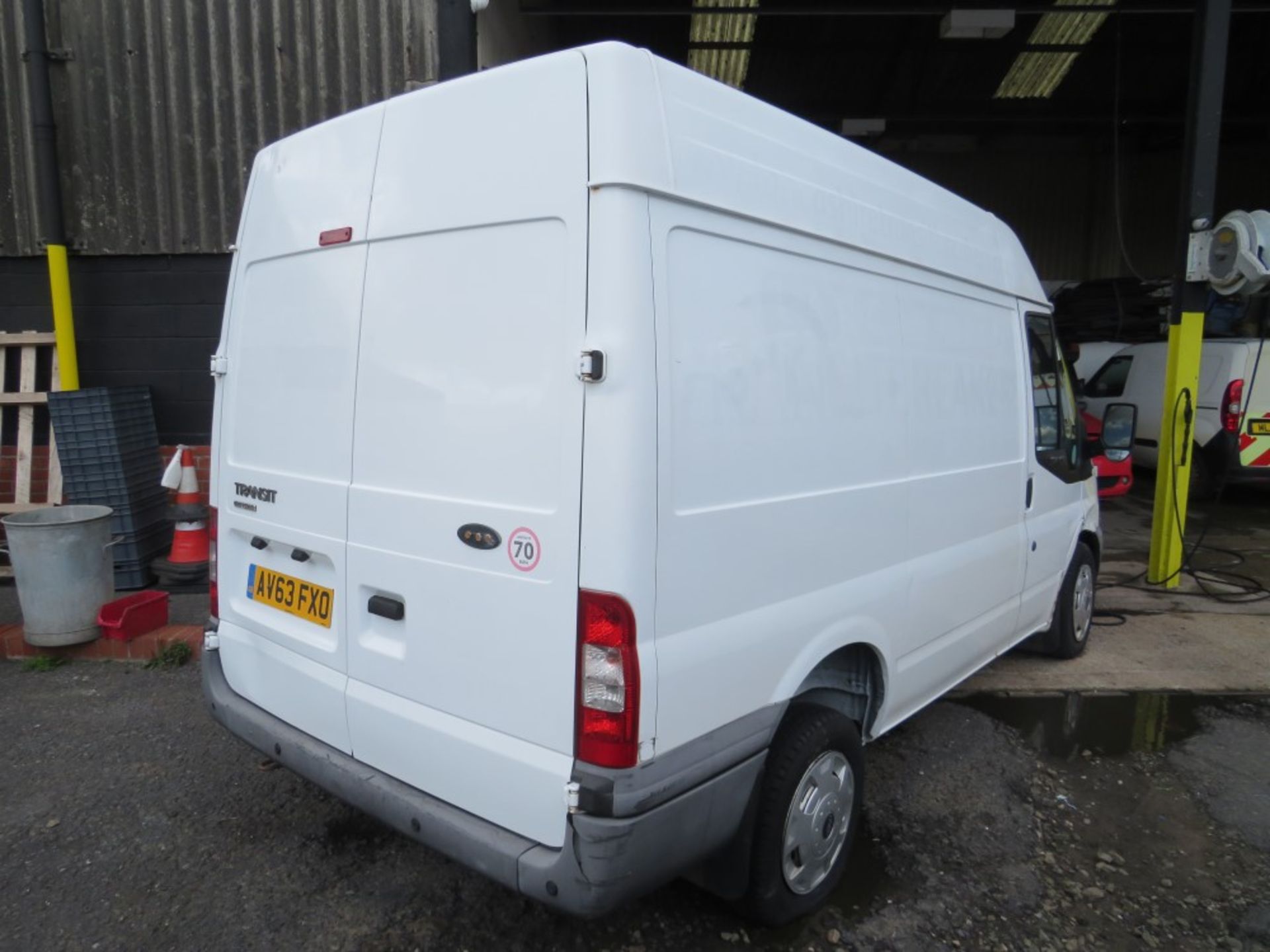 63 reg FORD TRANSIT T260 100, 1ST REG 01/14, 282430M, V5 HERE, 3 FORMER KEEPERS [NO VAT] - Image 4 of 6