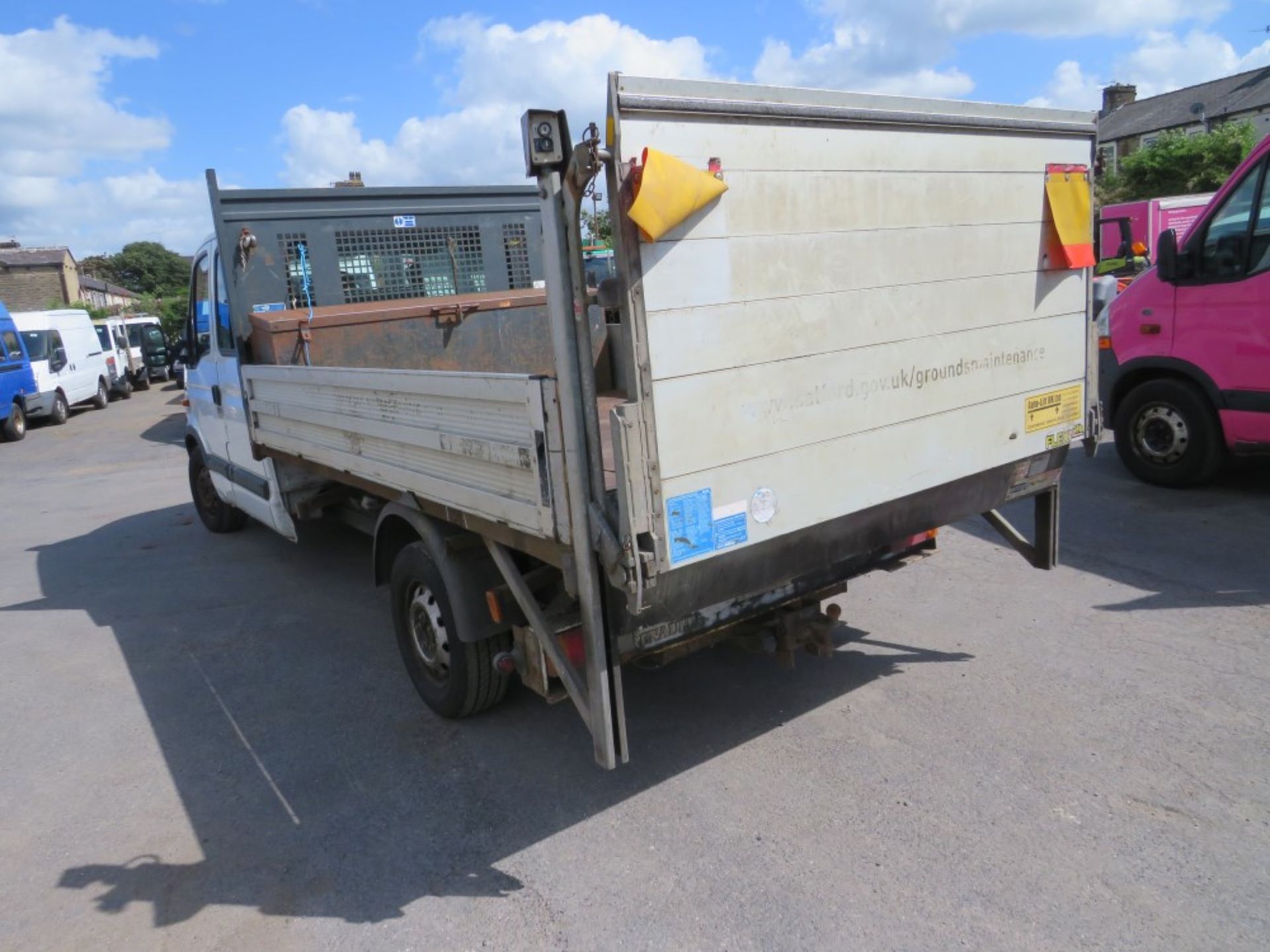 06 reg RENAULT MASTER DCLL35 DCI 100 LWB TIPPER (DIRECT COUNCIL) 1ST REG 05/06, 107532M, V5 HERE, - Image 3 of 5