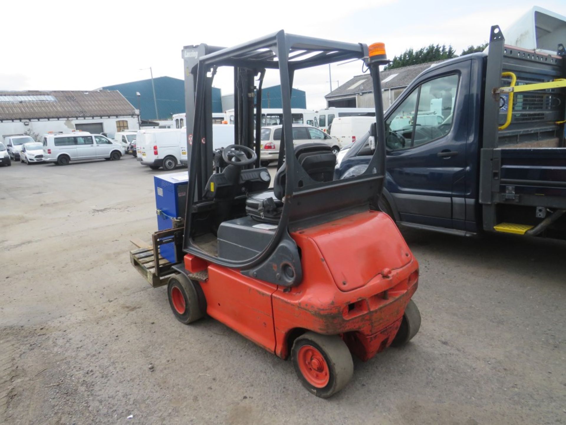 2001 LINDE E18 ELECTRIC FORK LIFT C/W BRAND NEW CHARGER, 14873 HOURS [NO VAT] - Image 3 of 7