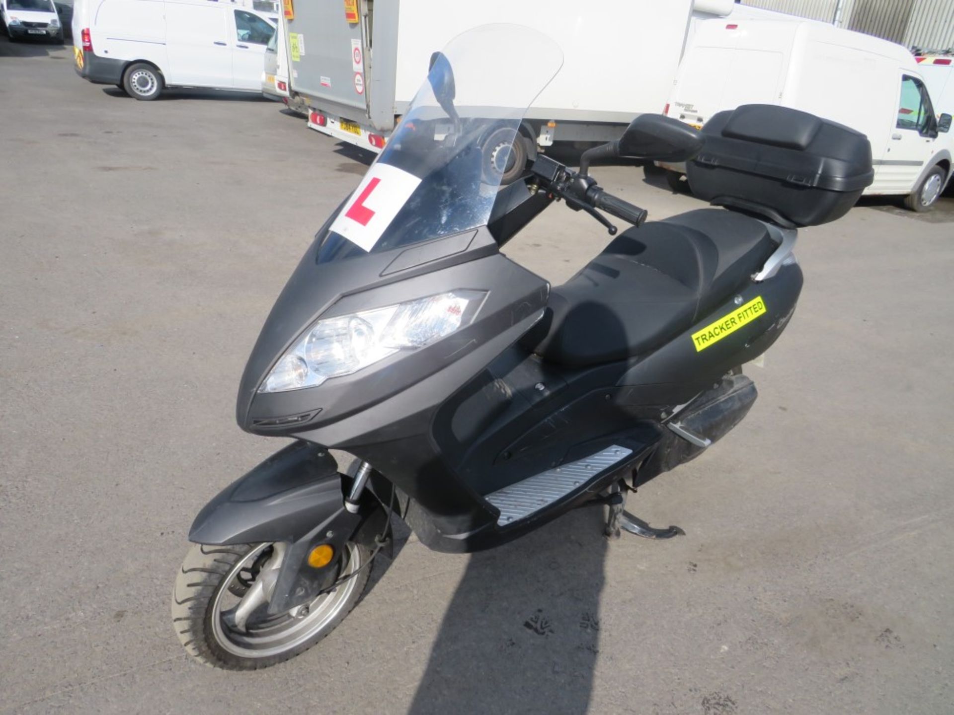 20 reg EFUN PUMA ELECTRIC SCOOTER, 1ST REG 07/20, 2403M, V5 HERE, 1 FORMER KEEPER [NO VAT] - Image 2 of 5