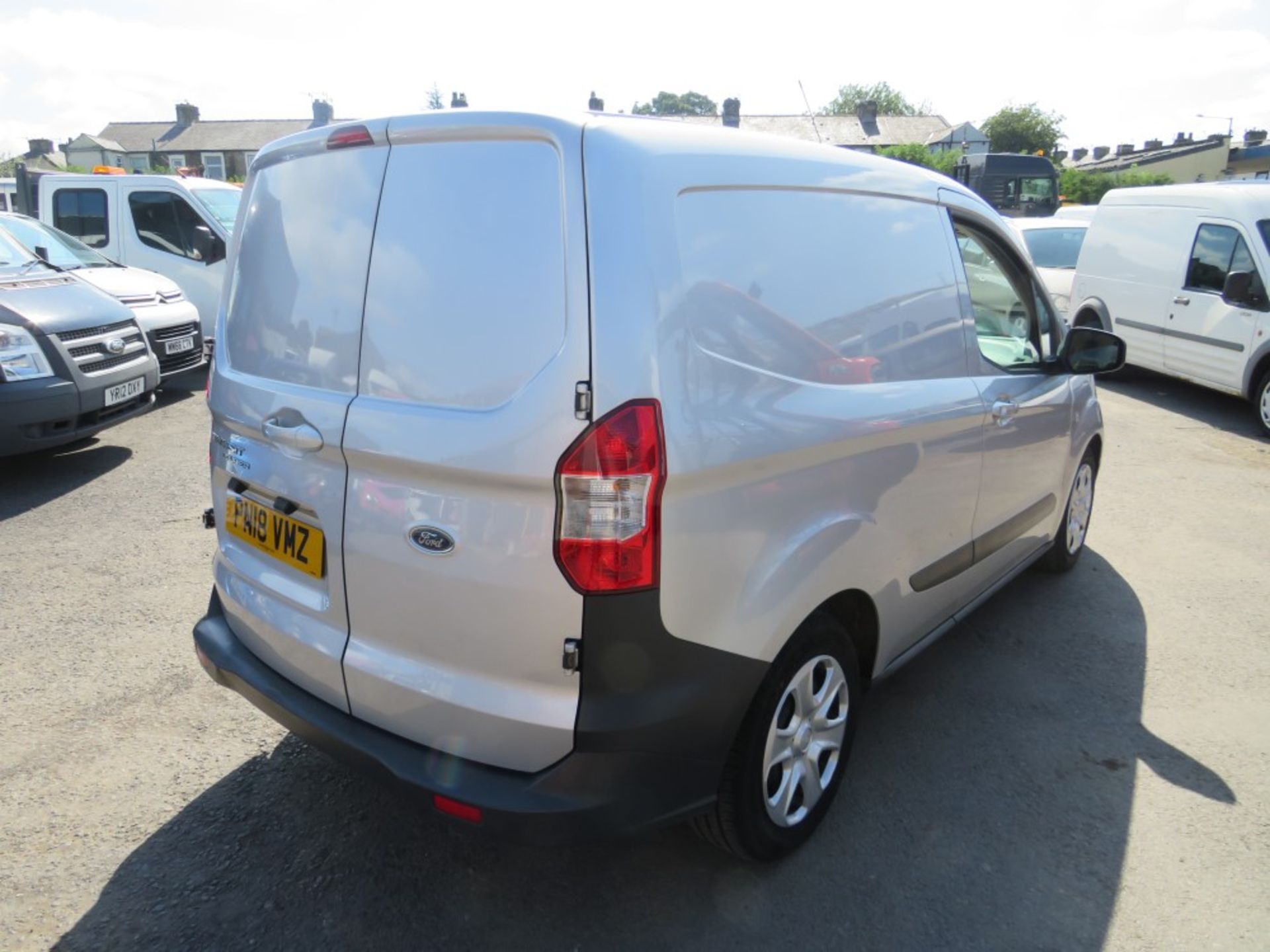 18 reg FORD TRANSIT COURIER TREND TDCI, 1ST REG 03/18, TEST 03/22, 126594M, V5 HERE, 1 [+ VAT] - Image 4 of 7