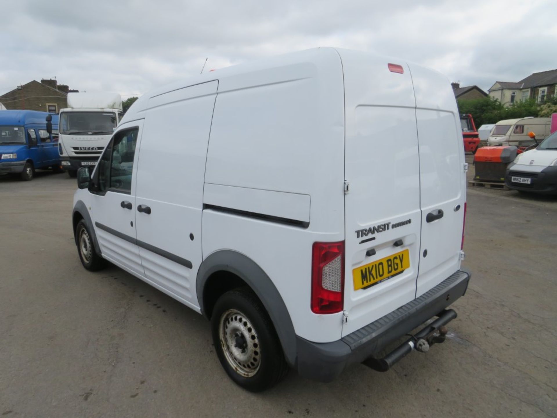 10 reg FORD TRANSIT CONNECT 90 T230 (DIRECT COUNCIL) 1ST REG 04/10, TEST 05/22, 72112M, V5 HERE, 1 - Image 3 of 7