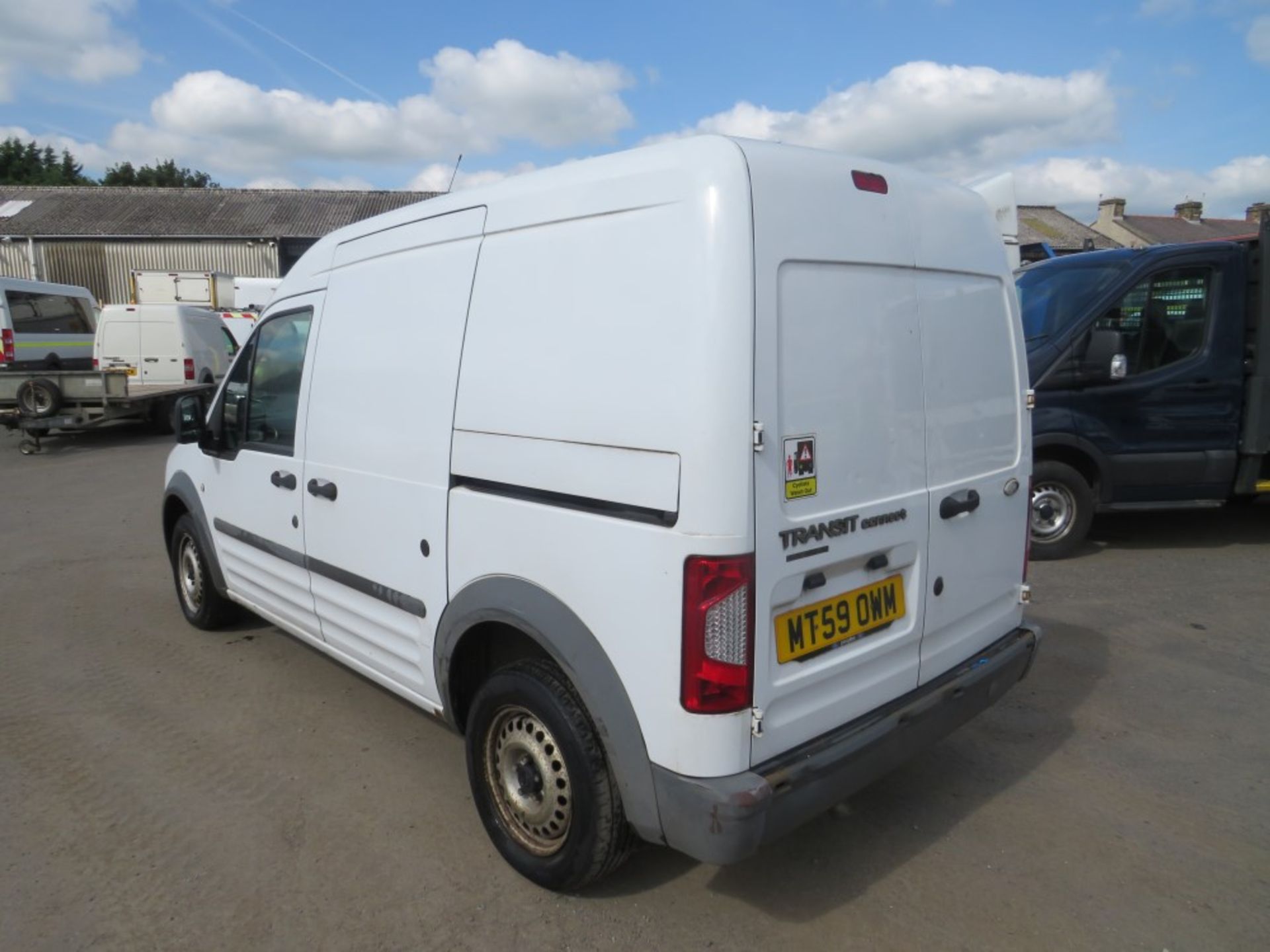 59 reg FORD TRANSIT CONNECT 90 T230 (DIRECT COUNCIL) 1ST REG 01/10, TEST 04/22, 89603M, V5 HERE, 1 - Image 3 of 8