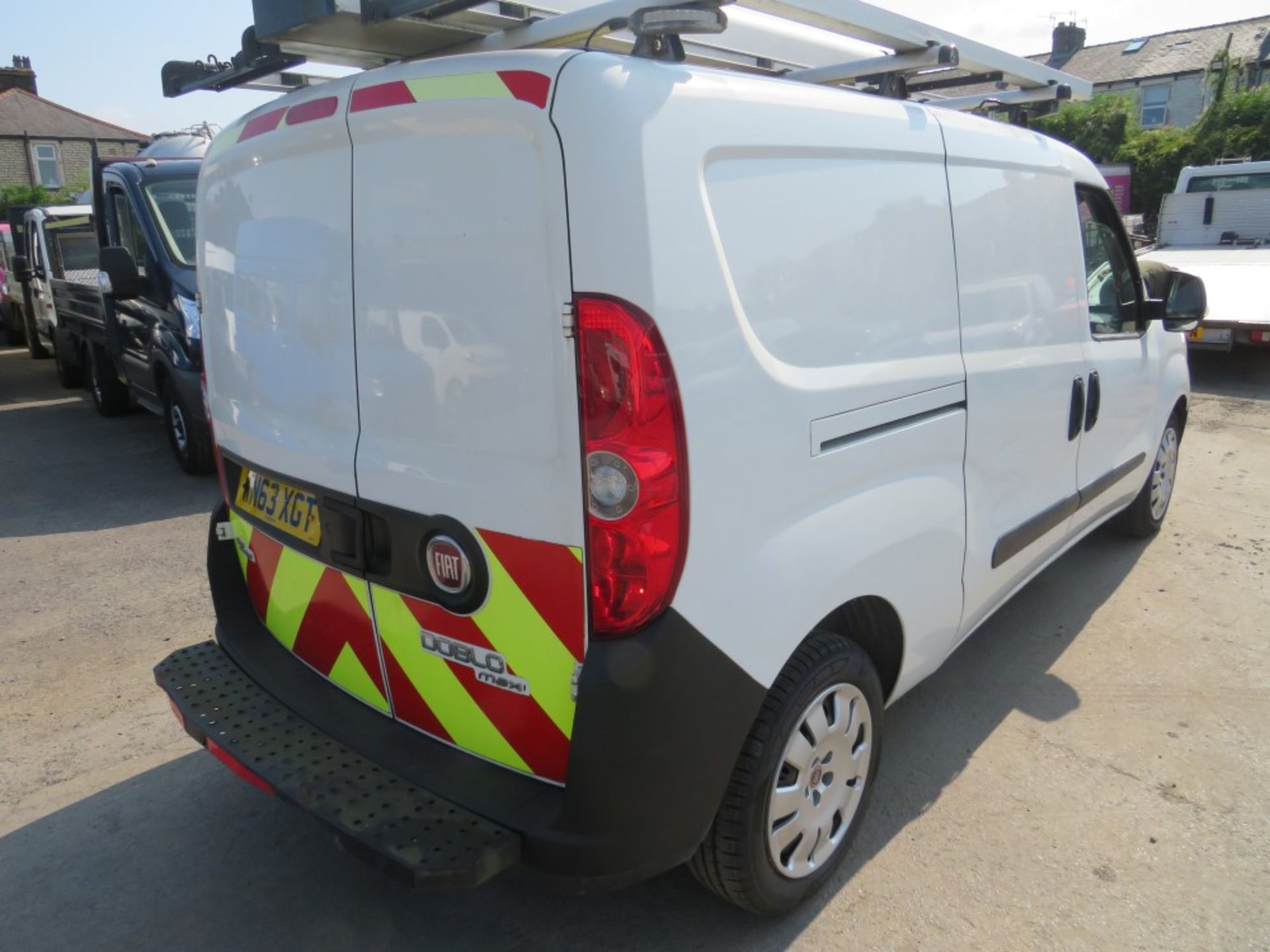 63 reg FIAT DOBLO MAXI LWB TWIN SIDE DOORS (RUNS & DRIVES BUT HAS GEARBOX ISSUES) 1ST REG 10/13, - Image 4 of 8