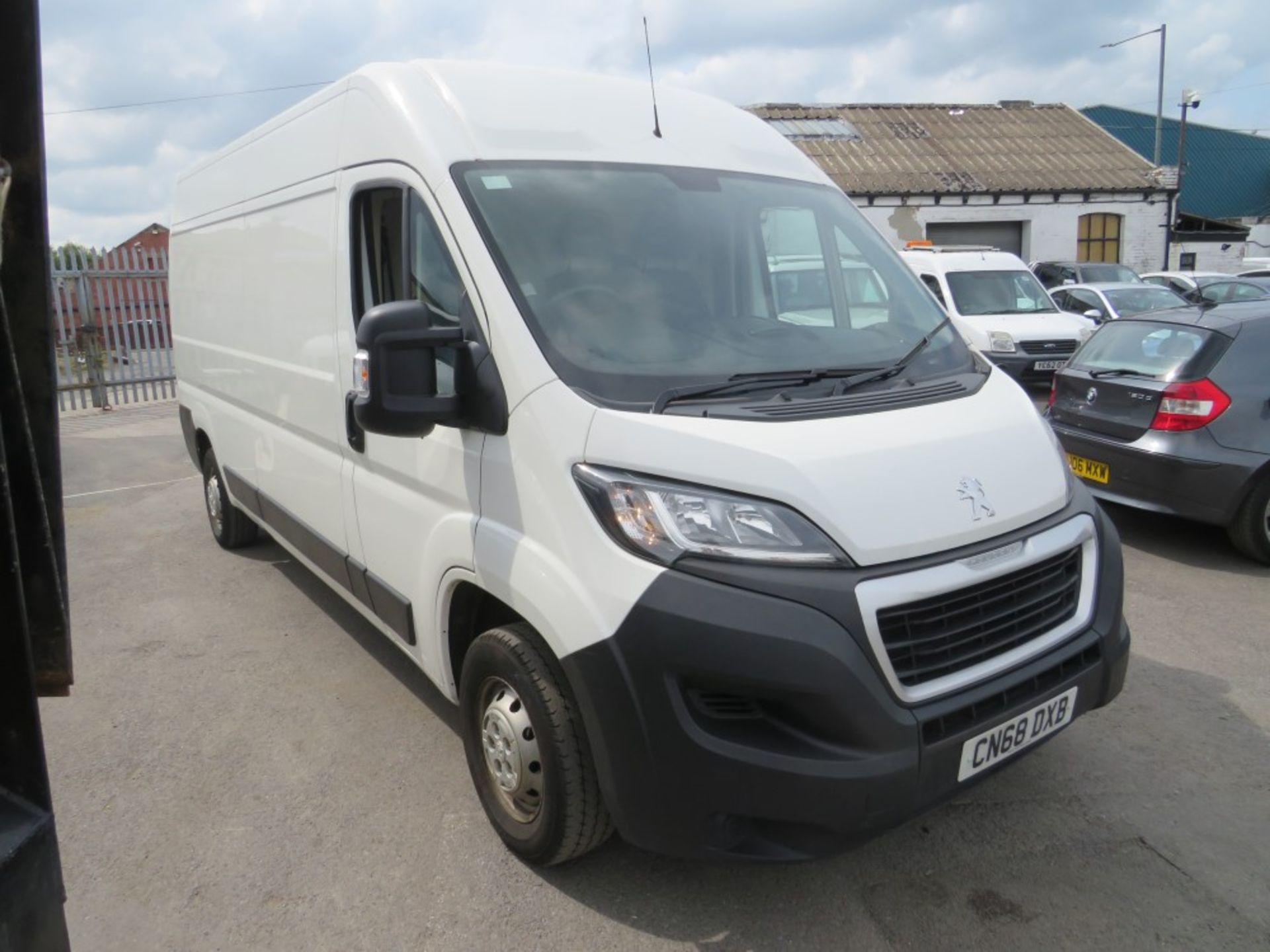 68 reg NO VAT PEUGEOT BOXER 335 PRO L3H2 BLUE HDI C/W CRUISE CONTROL, SAT NAV, AIR CON, ETC,