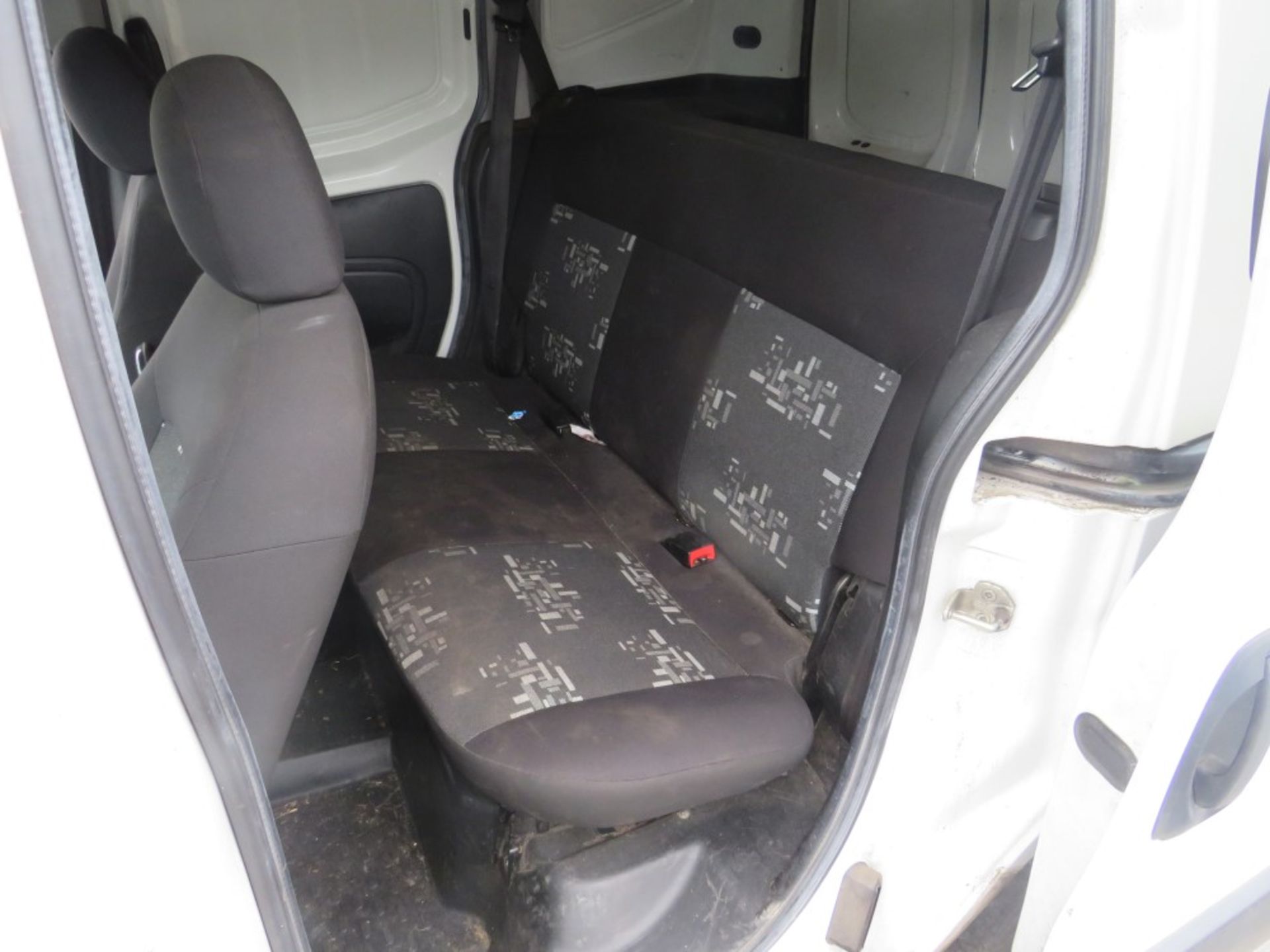 62 reg FIAT FIORINO COMBI 16V MULTIJET COMBI VAN (RUNS BUT STRUGGLES GOING INTO GEAR) 1ST REG 11/12, - Image 5 of 7