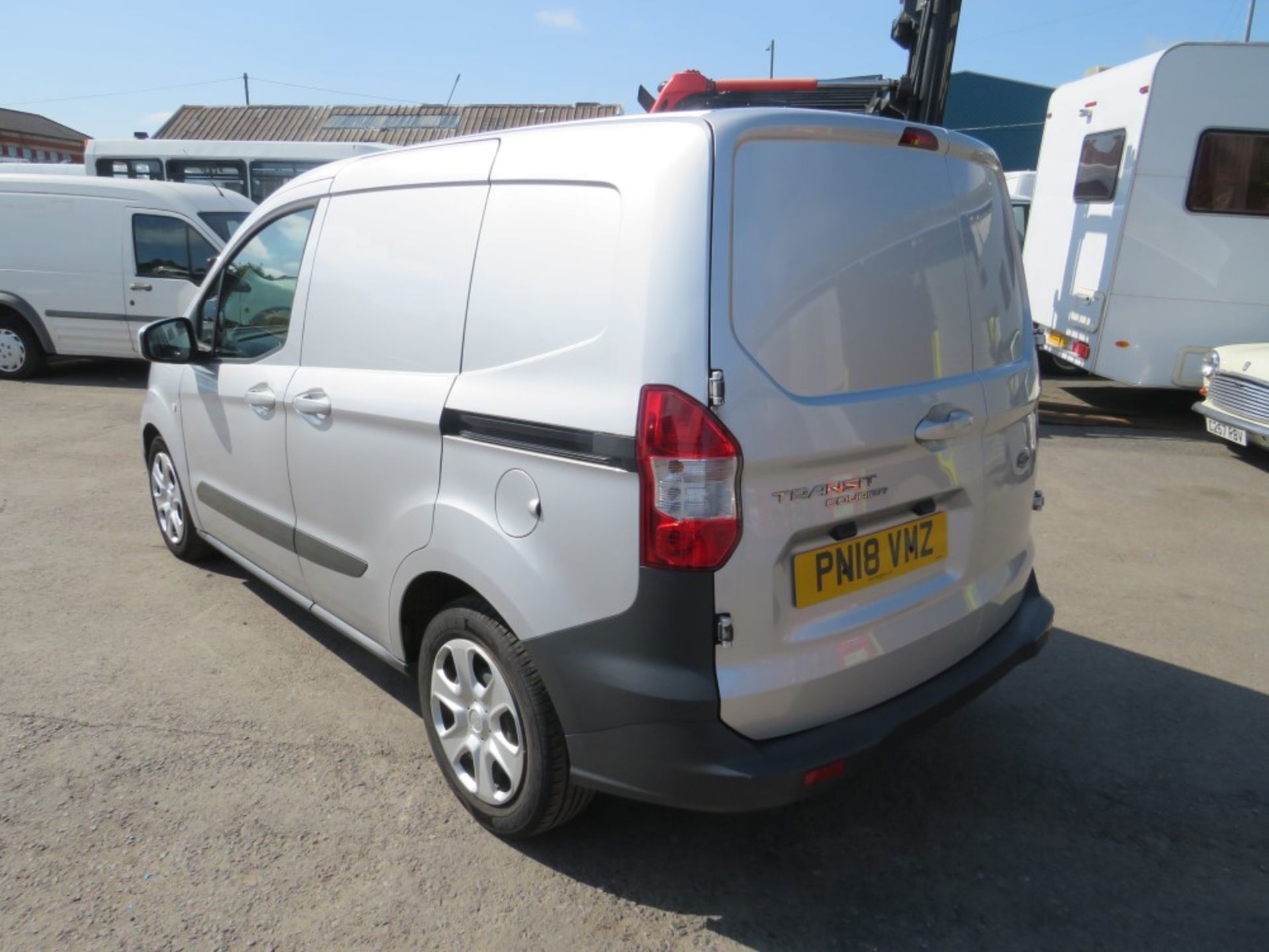 18 reg FORD TRANSIT COURIER TREND TDCI, 1ST REG 03/18, TEST 03/22, 126594M, V5 HERE, 1 [+ VAT] - Image 3 of 7