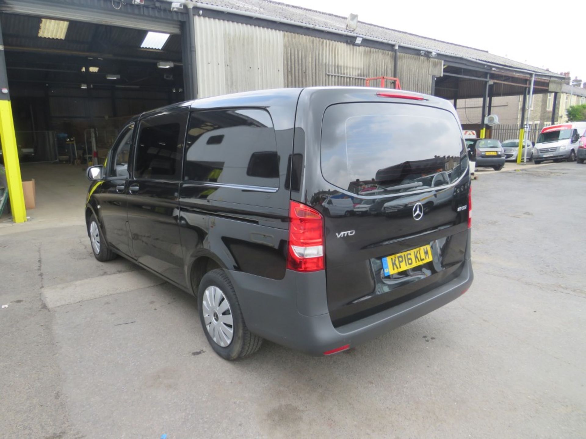 16 reg MERCEDES VITO 111 CDI 6 SEAT DUALINER VAN/SIDE WINDOWS, 1ST REG 04/16, 52455M, V5 [+ VAT] - Image 3 of 7