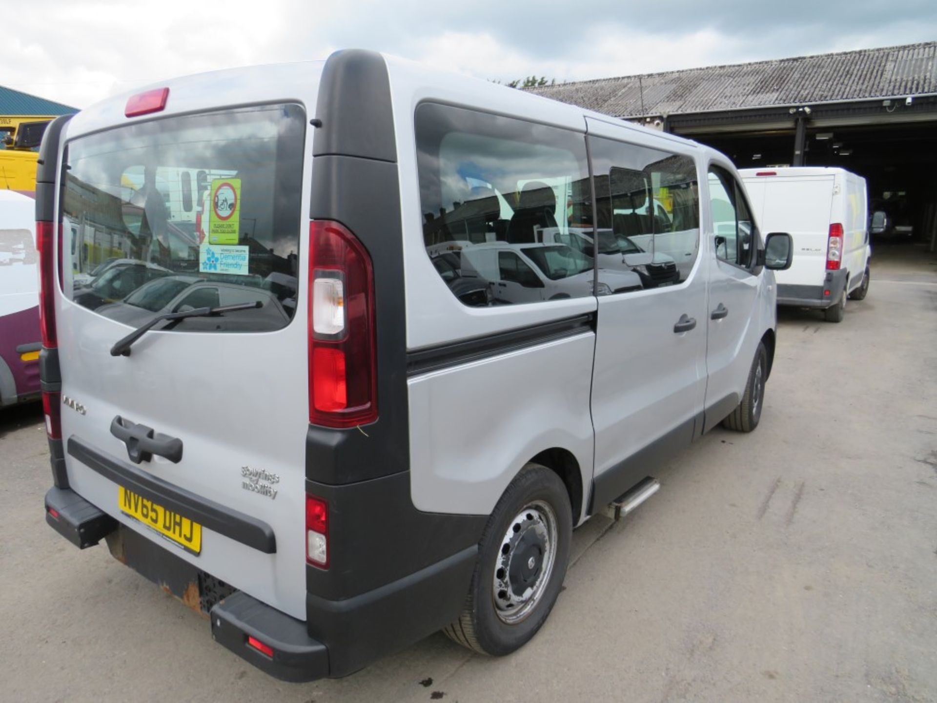 65 reg VAUXHALL VIVARO CDTI, 1ST REG 11/15, TEST 11/21, 109996M WARRANTED, V5 HERE, 2 FORMER KEEPERS - Image 4 of 7