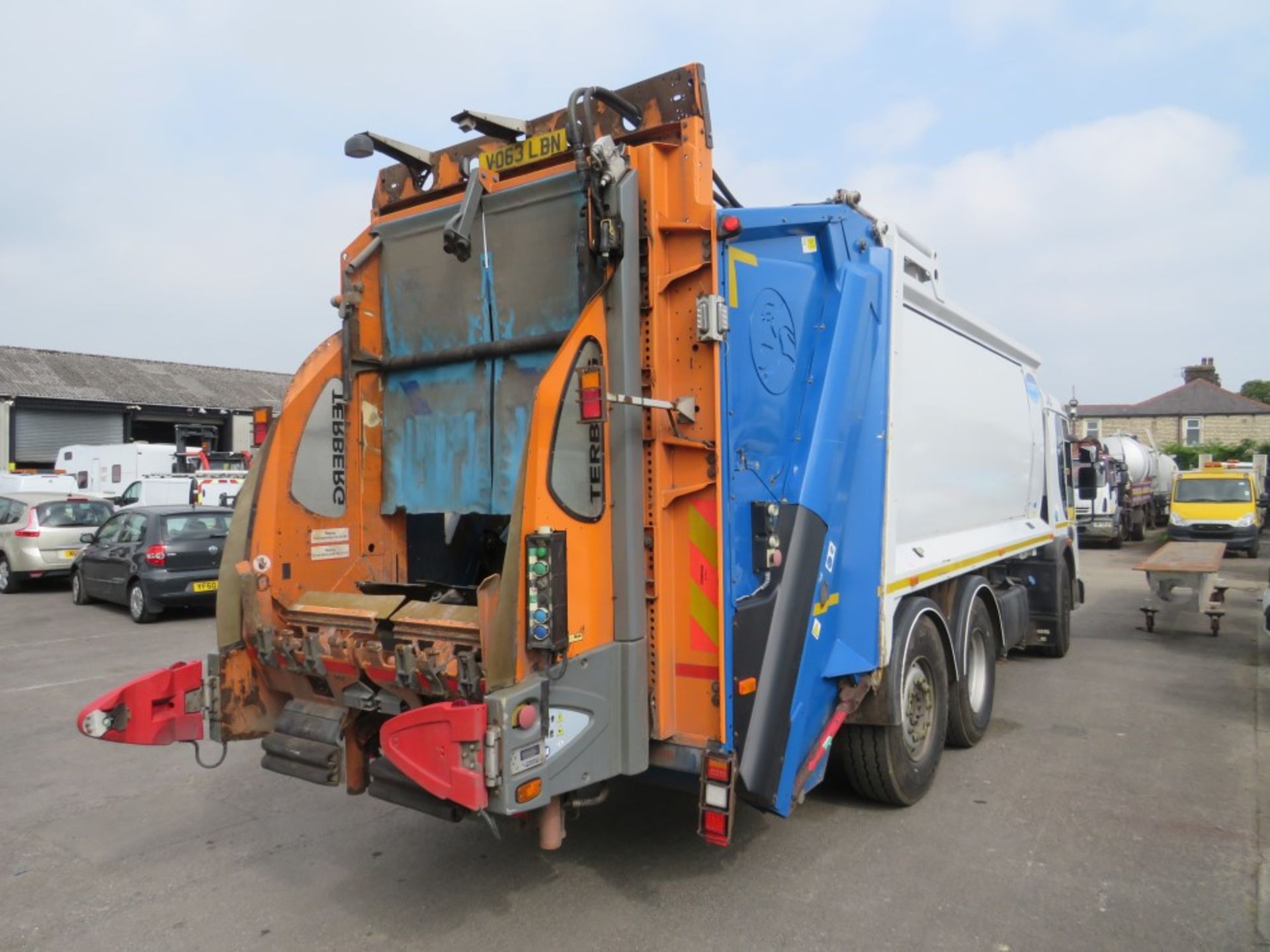 63 reg DENNIS ELITE REFUSE WAGON (RUNS BUT SMOKY ENGINE) (DIRECT COUNCIL) 1ST REG 12/13, TEST 06/22, - Image 4 of 6