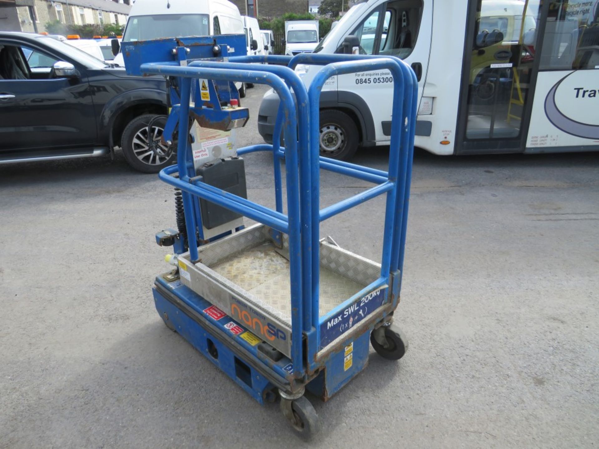 ELECTRIC SCISSOR LIFT [NO VAT] - Image 2 of 2