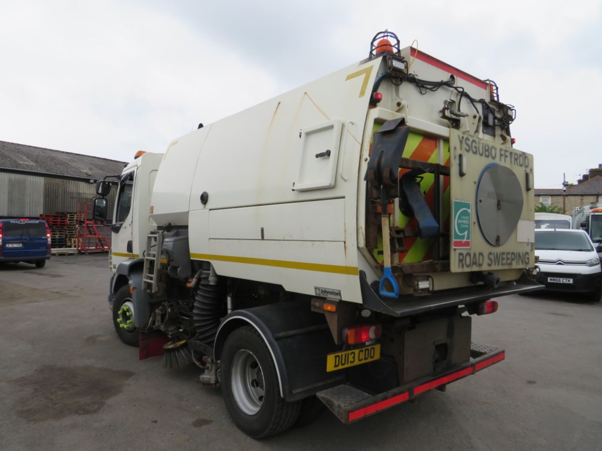 13 reg DAF FA LF55.220 JOHNSTON VT651 SINGLE SWEEP SWEEPER (DIRECT COUNCIL) 1ST REG 04/13, TEST 04/ - Image 4 of 6