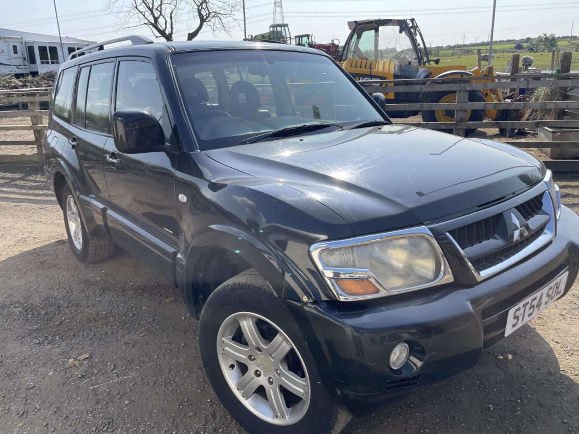 54 reg MITSUBISHI SHOGUN WARRIOR 3.2 DI-D AUTO (LOCATION BLACKBURN) RUNS & DRIVES, 1ST REG 09/04, - Image 2 of 6