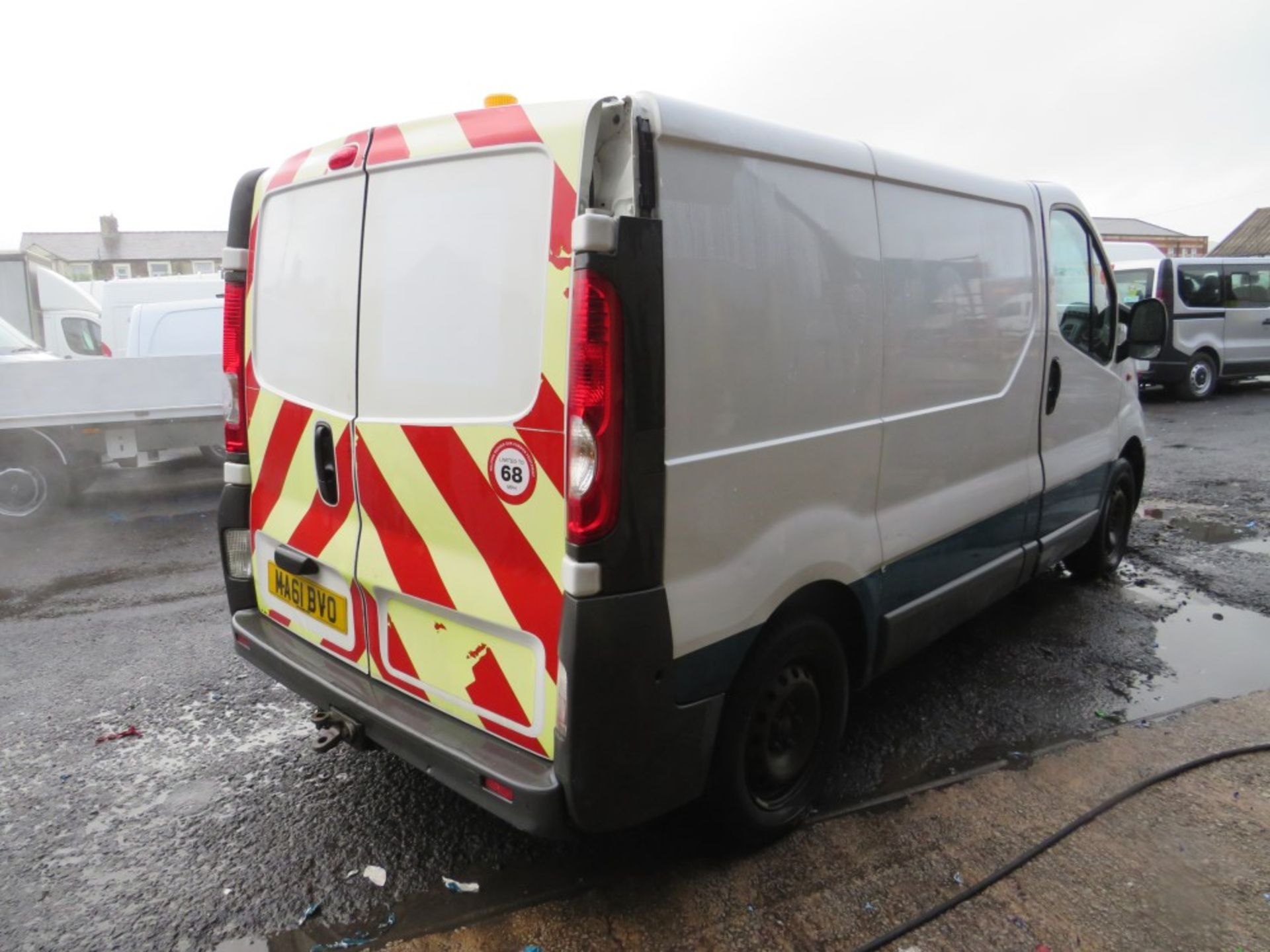 61 reg VAUXHALL VIVARO 2900 CDTI 89 SWB (NON RUNNER) (DIRECT UNITED UTILITIES WATER) 1ST REG 11/ - Image 4 of 7