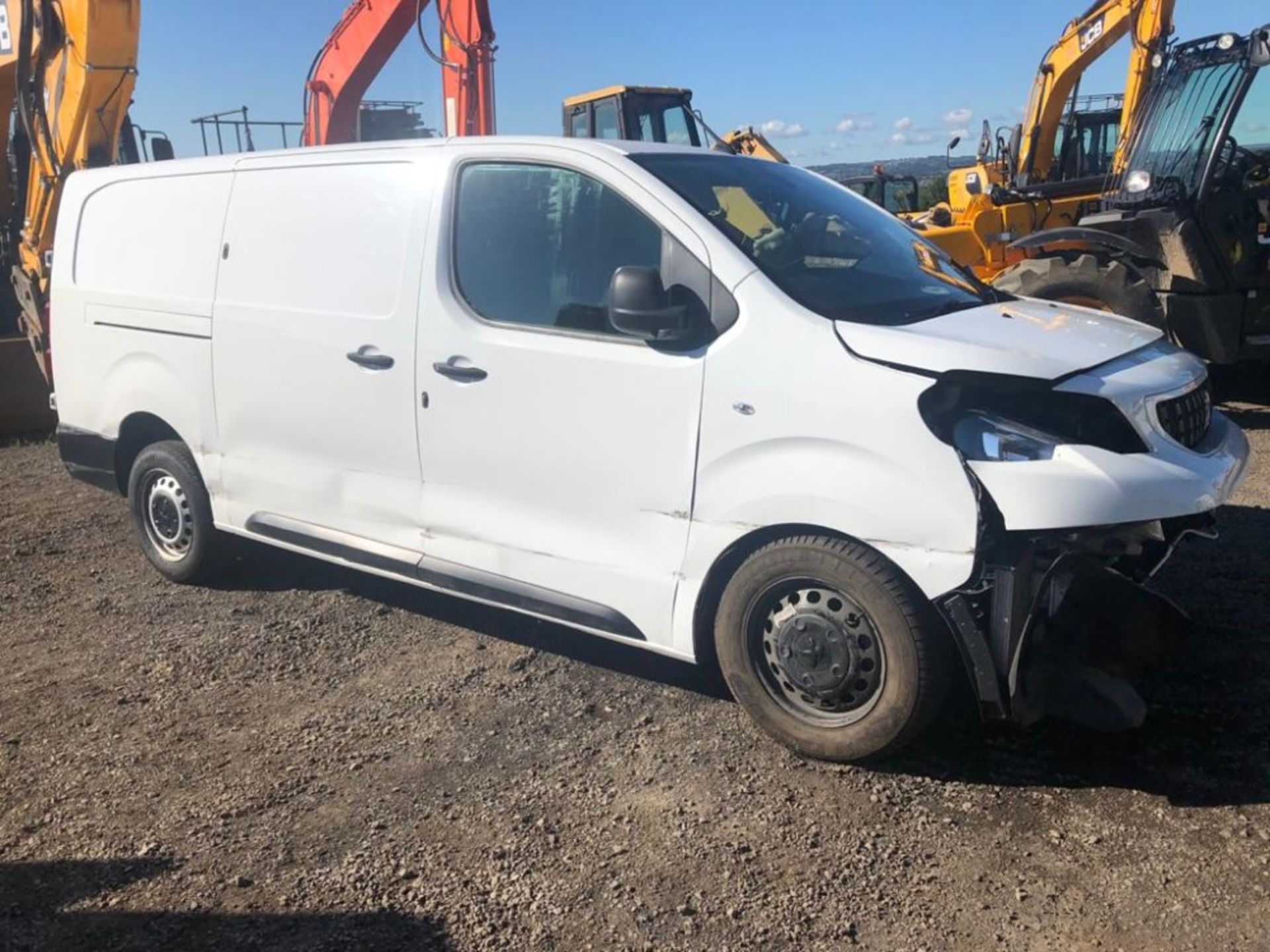 19 reg PEUGEOT EXPERT 1.6 PRO BLUE HDI LWB (STARTS BUT DOESN'T DRIVE) ( - Image 2 of 14