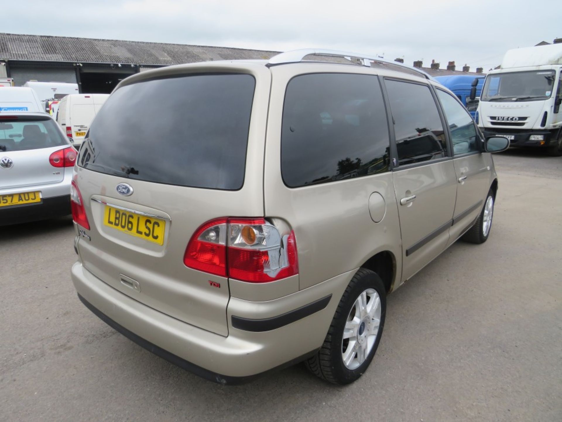 06 reg FORD GALAXY GHIA TDDI 7 SEATER, 1ST REG 05/06, TEST 11/11, 186554M, V5 HERE, 5 FORMER KEEPERS - Image 4 of 6