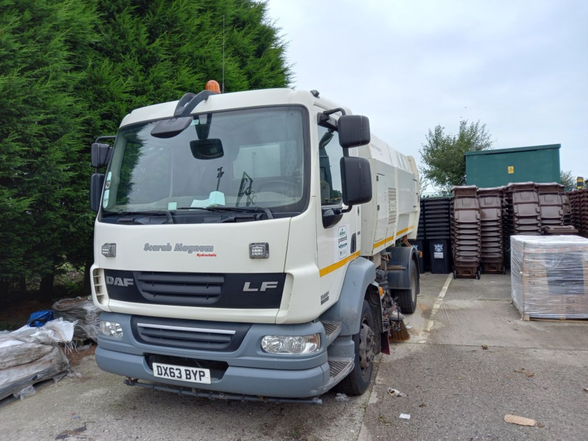 63 reg DAF LF 55.220 SCARAB MERLIN ROAD SWEEPER (DIRECT COUNCIL) (LOCATION LEEK) 1ST REG 10/13, TEST