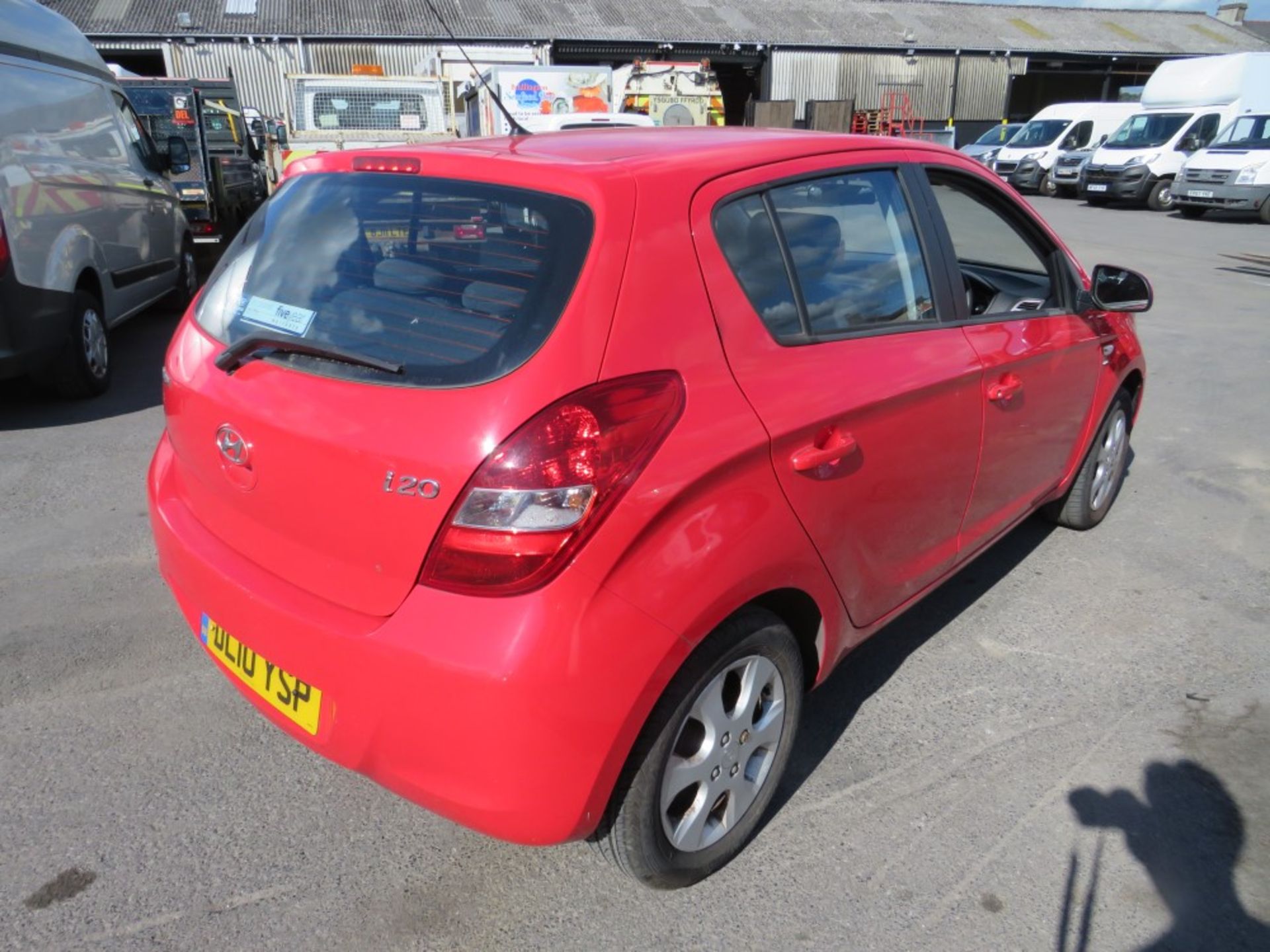 10 reg HYUNDAI i20 COMFORT CRDI (ON VCAR REGISTER) 1ST REG 08/10, 129739M, V5 HERE, - Image 3 of 6