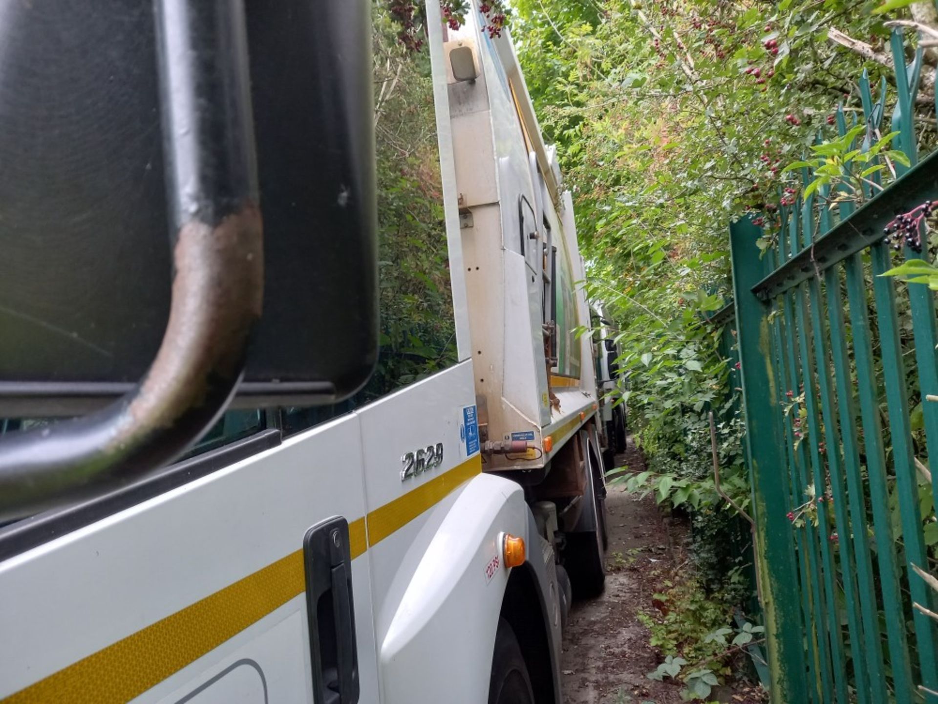 13 reg MERCEDES ECONIC REFUSE WAGON (DIRECT COUNCIL) (LOCATION LEEK) 1ST REG 08/13, TEST 09/21, - Image 3 of 6