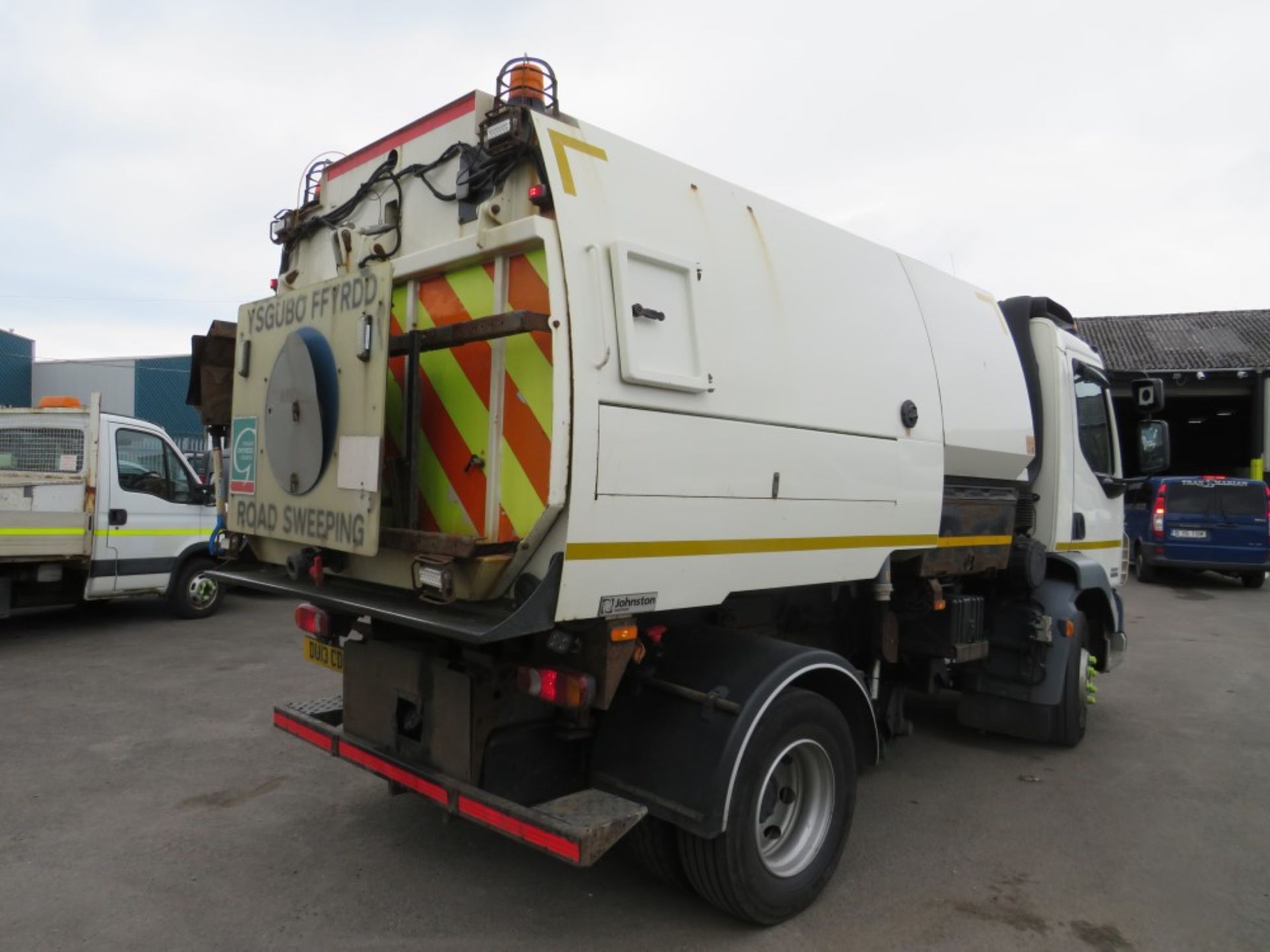 13 reg DAF FA LF55.220 JOHNSTON VT651 SINGLE SWEEP SWEEPER (DIRECT COUNCIL) 1ST REG 04/13, TEST 04/ - Image 3 of 6